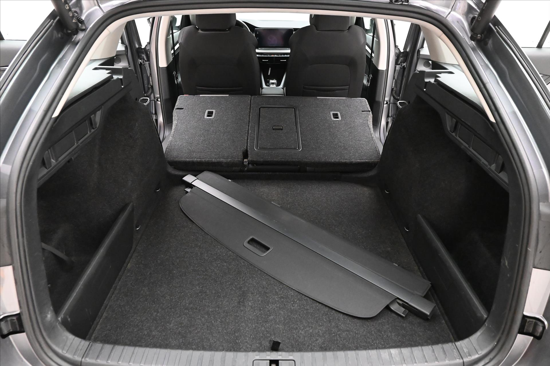 Hlavní fotografie vozu Škoda Octavia 2,0 TDI 110 KW DSG EL.KUFR Záruka až 5 let (11)