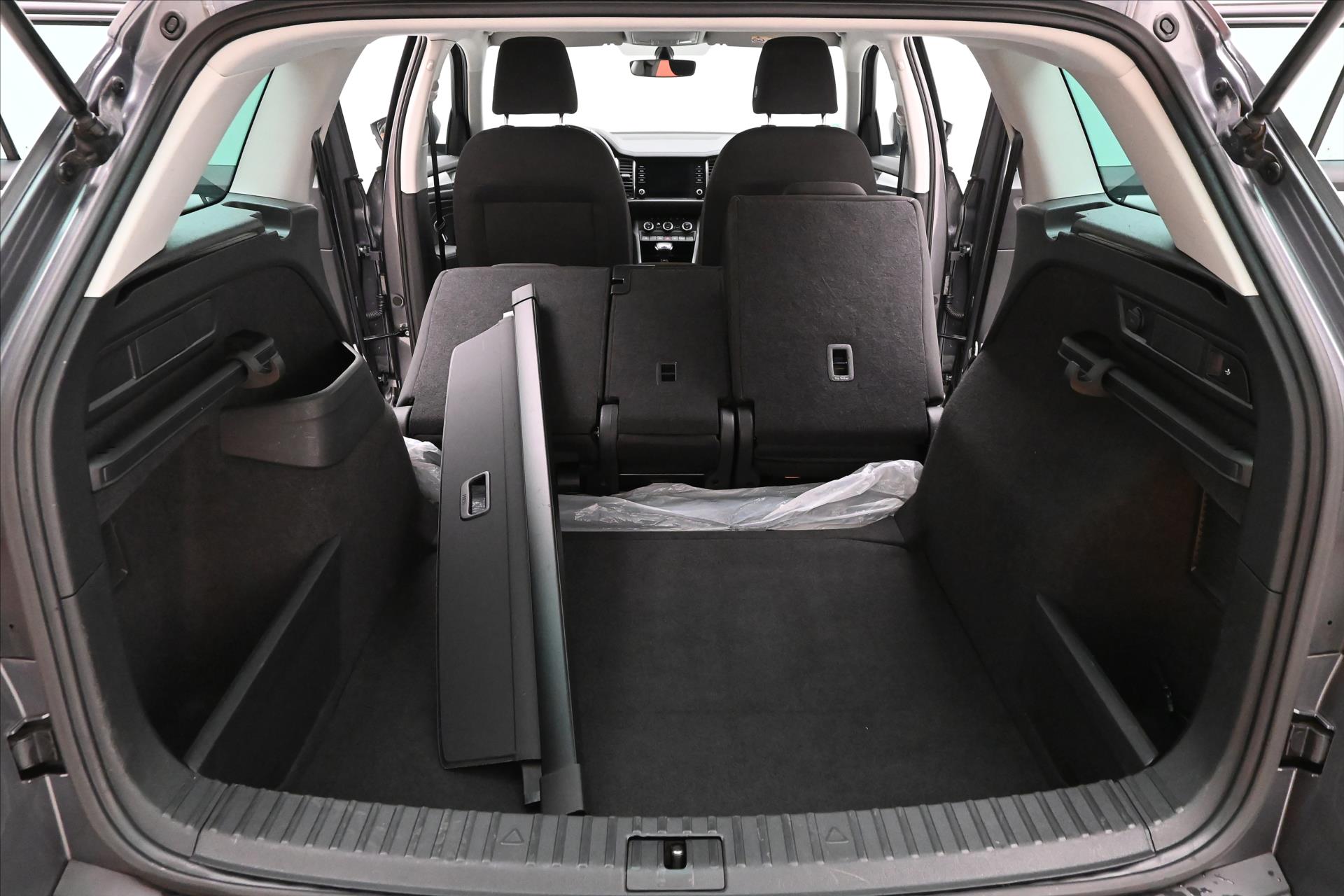 Hlavní fotografie vozu Škoda Kodiaq 2,0 TDI 110 kW DSG TAŽNÉ ZAŘÍZENÍ Záruka až 5 let (11)