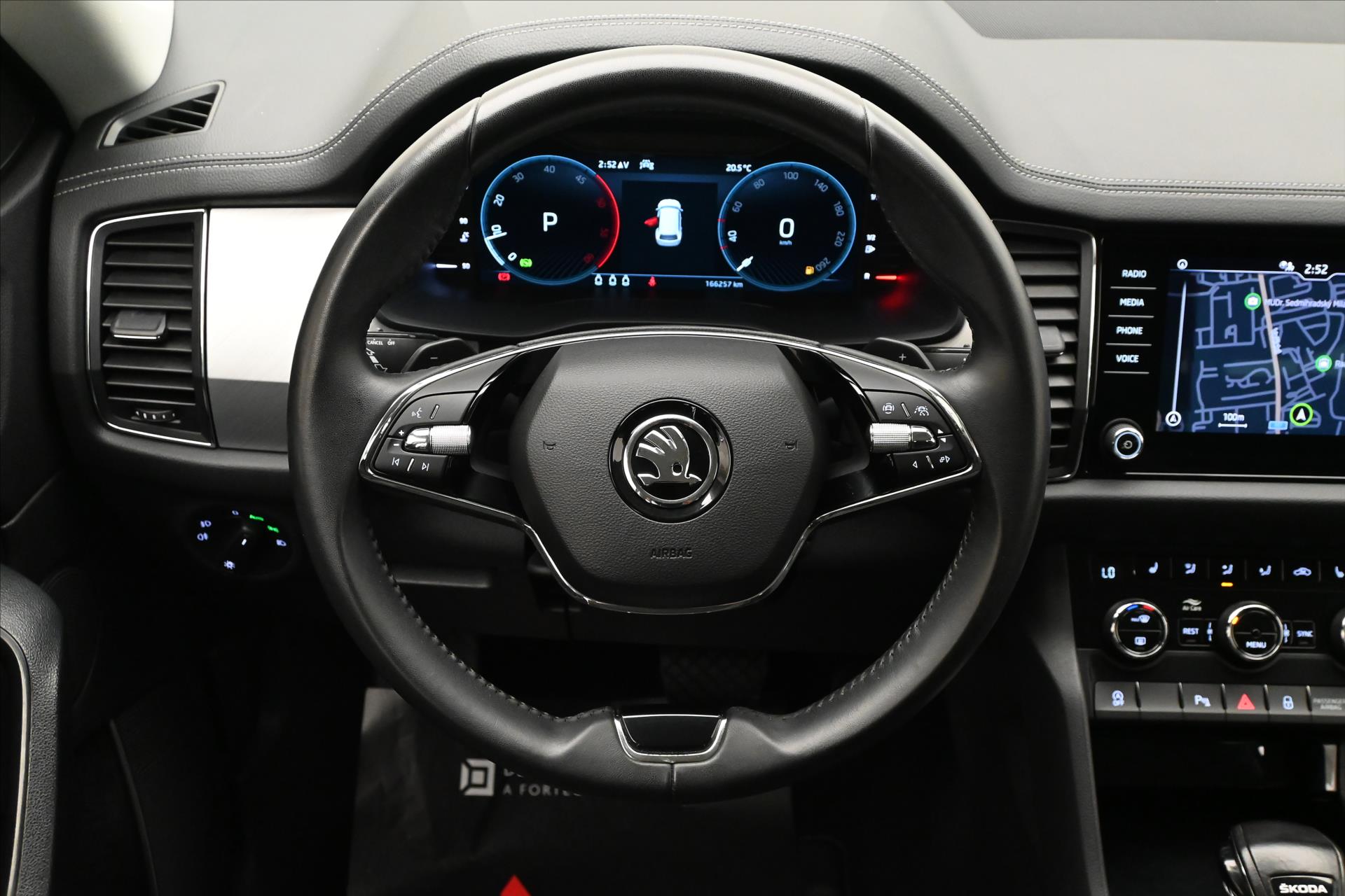 Hlavní fotografie vozu Škoda Kodiaq 2,0 TDI 110 kW DSG TAŽNÉ ZAŘÍZENÍ Záruka až 5 let (18)