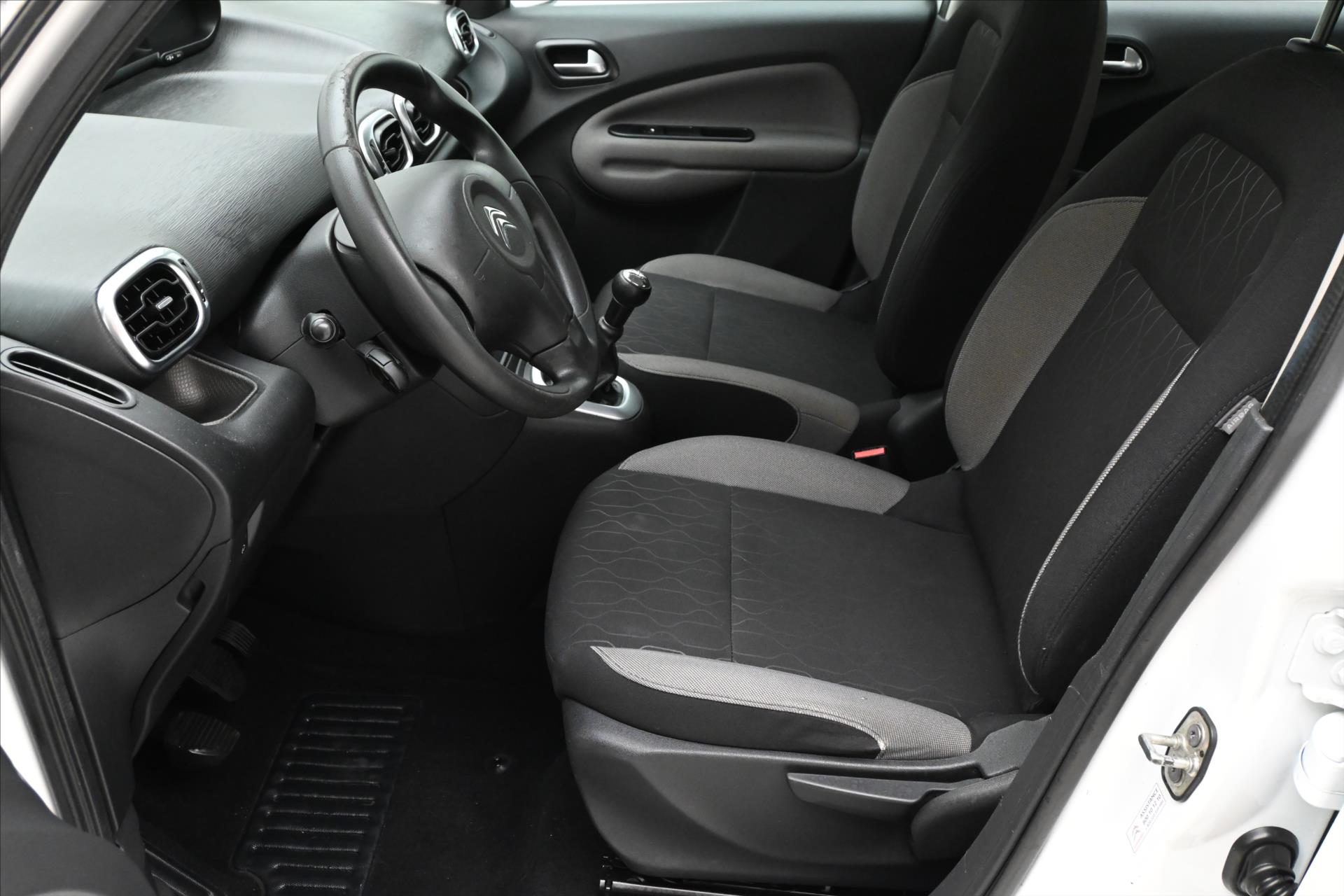 Hlavní fotografie vozu Citroën C3 Picasso 1,6 HDI 73 kW TAŽNÉ Záruka až 5 let (13)