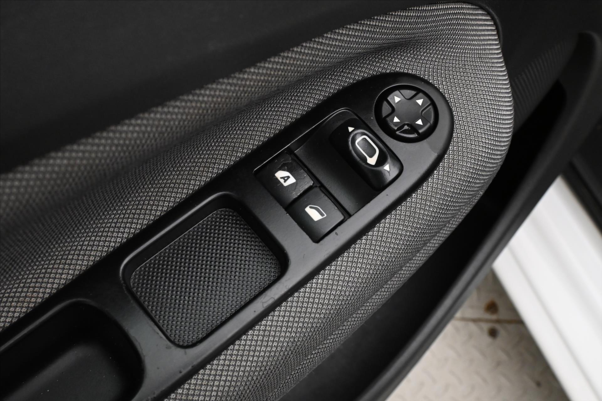 Hlavní fotografie vozu Citroën C3 Picasso 1,6 HDI 73 kW TAŽNÉ Záruka až 5 let (23)