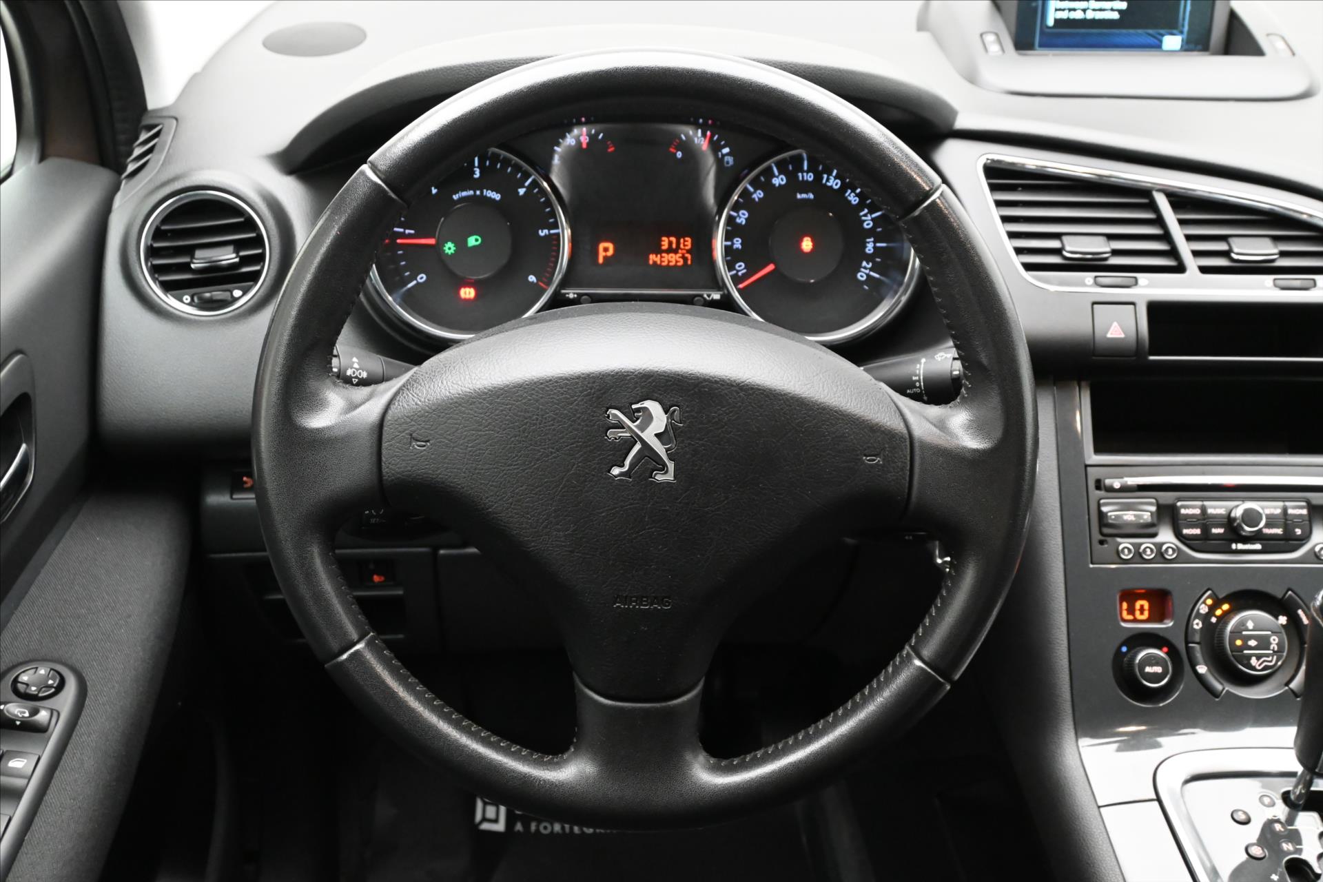 Hlavní fotografie vozu Peugeot 3008 1,6 HDI 88 kW AT tažné Záruka až 5 let (18)