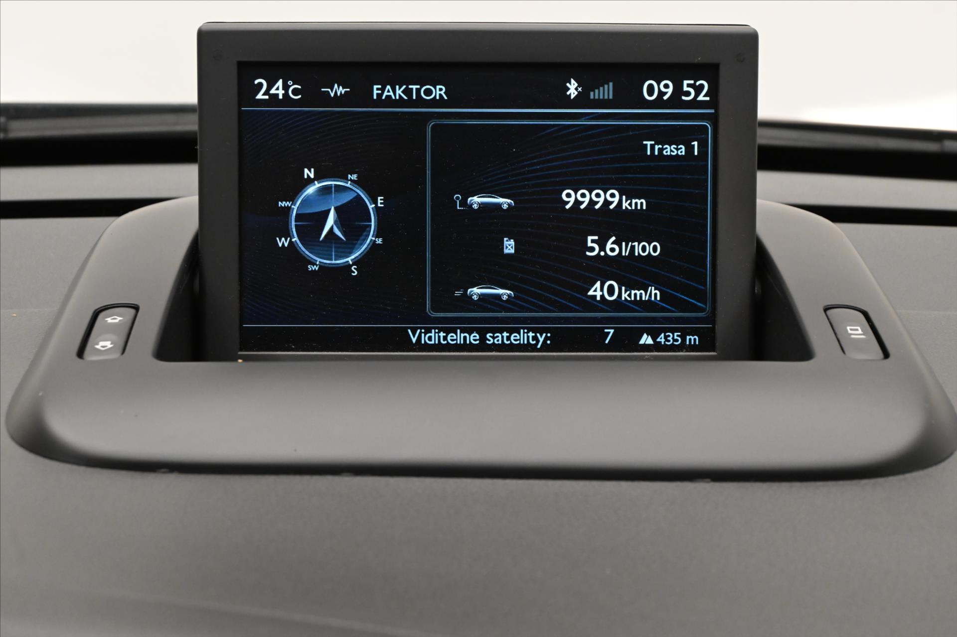Hlavní fotografie vozu Peugeot 3008 1,6 HDI 88 kW AT tažné Záruka až 5 let (19)