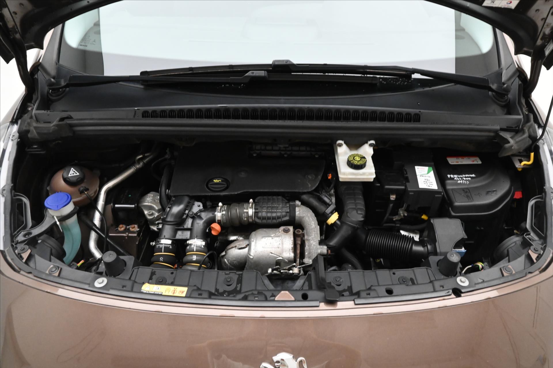 Hlavní fotografie vozu Peugeot 3008 1,6 HDI 88 kW AT tažné Záruka až 5 let (9)