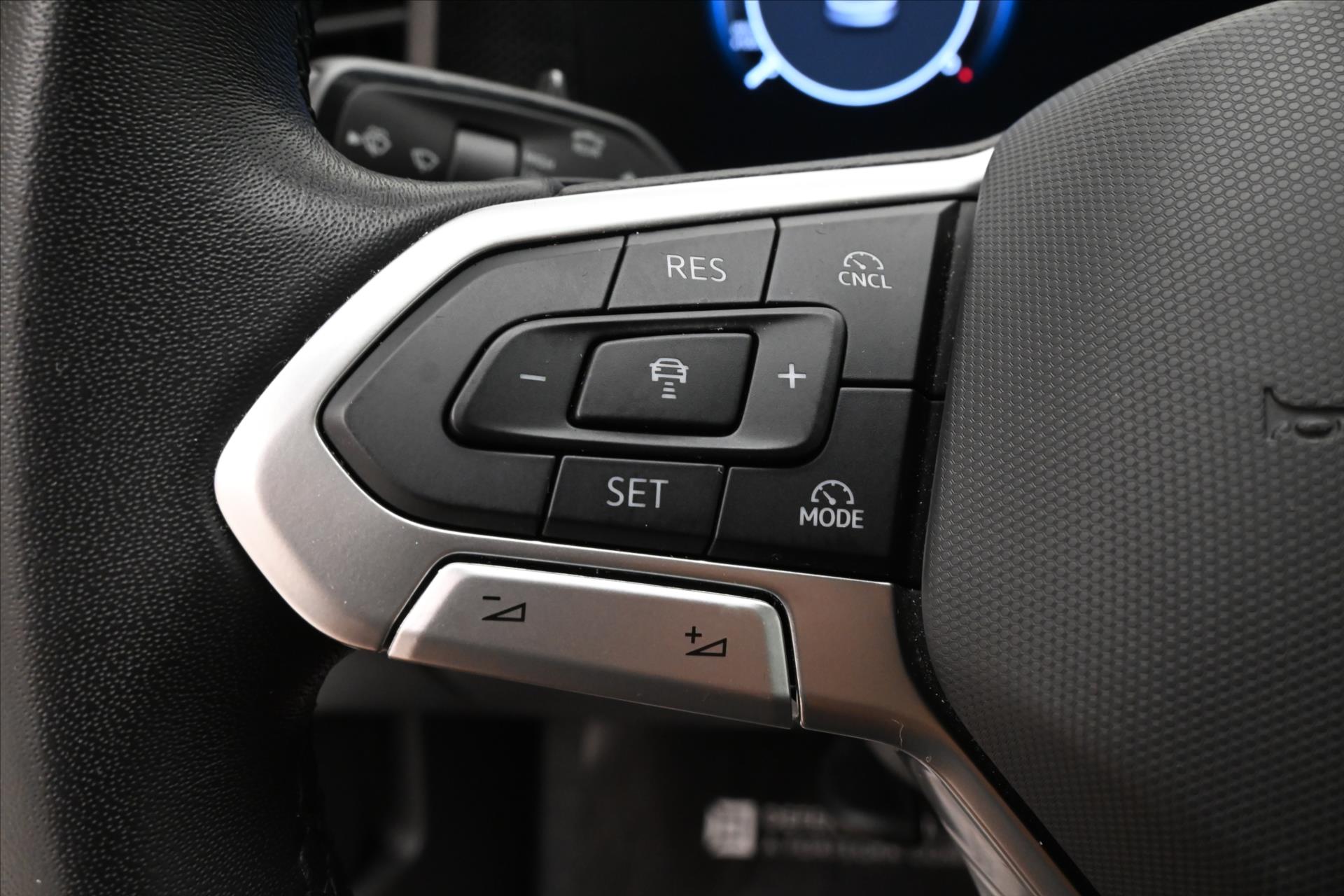 Hlavní fotografie vozu Volkswagen Passat 2,0 TDI 110 kW DSG Business Záruka až 5 let (25)