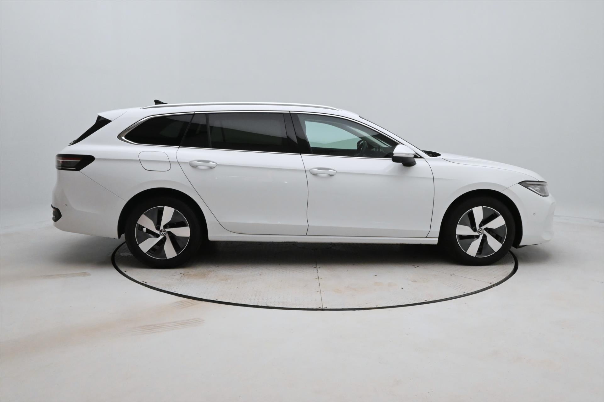 Hlavní fotografie vozu Volkswagen Passat 2,0 TDI 110 kW DSG Business Záruka až 5 let (4)