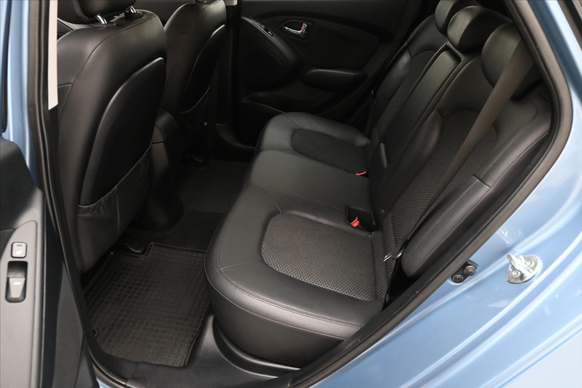 Hlavní fotografie vozu Hyundai ix35 1,7 CRDi 85 kW Tažné Výhřev sedaček (14)