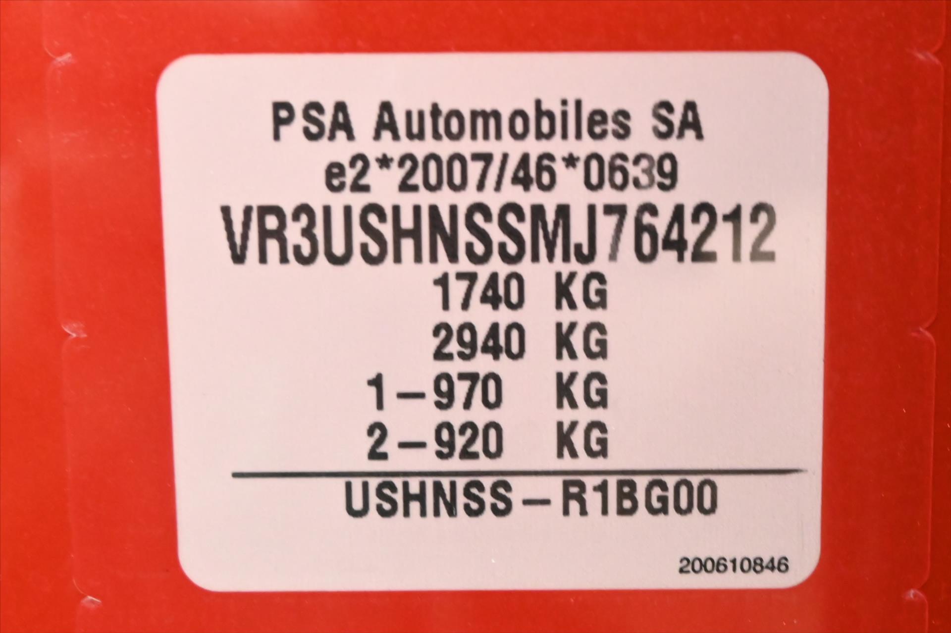 Main photo of the car Peugeot 2008 1.2 96 kW PureTech EAT8 Warranty up to 5 years (12)