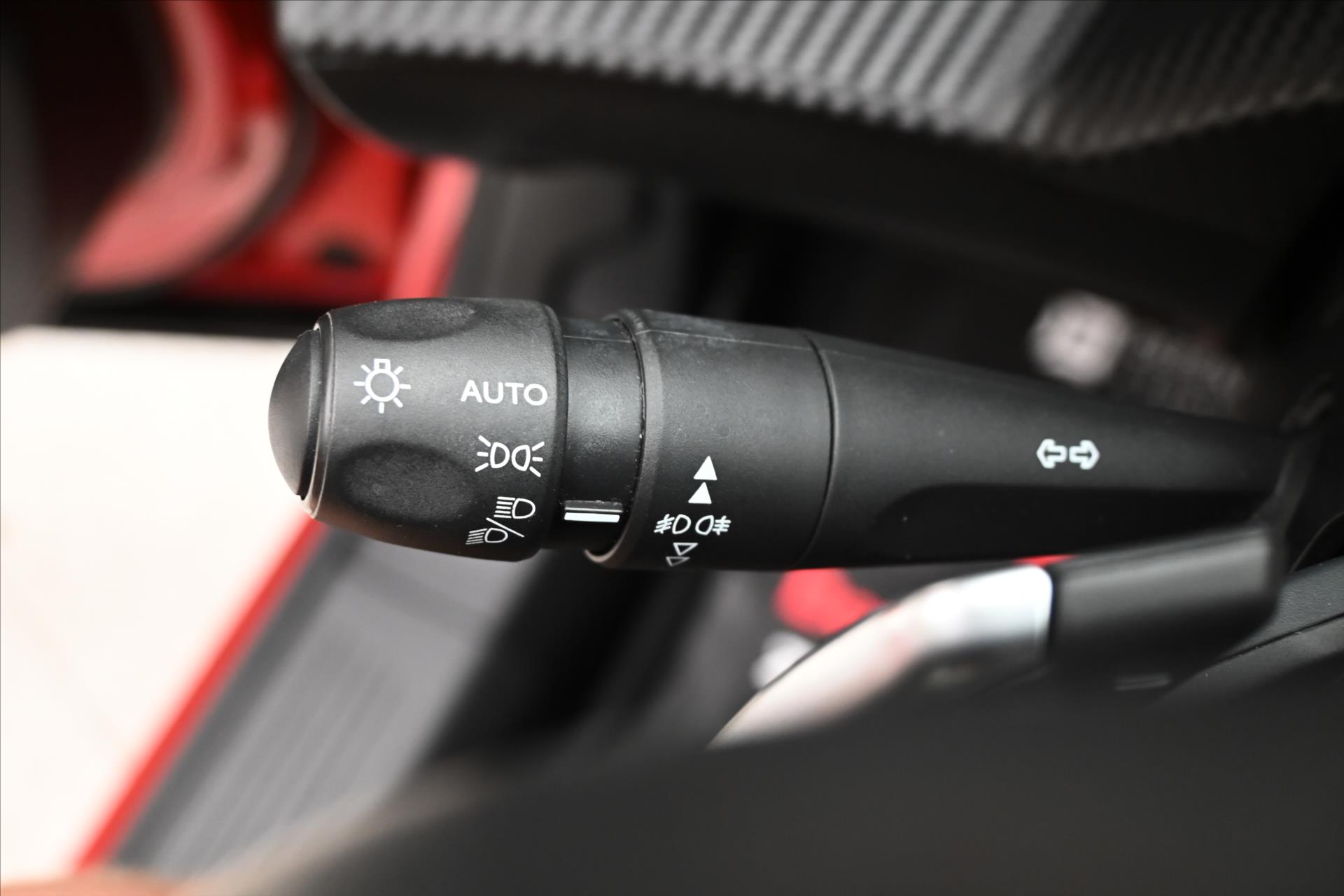 Main photo of the car Peugeot 2008 1.2 96 kW PureTech EAT8 Warranty up to 5 years (26)