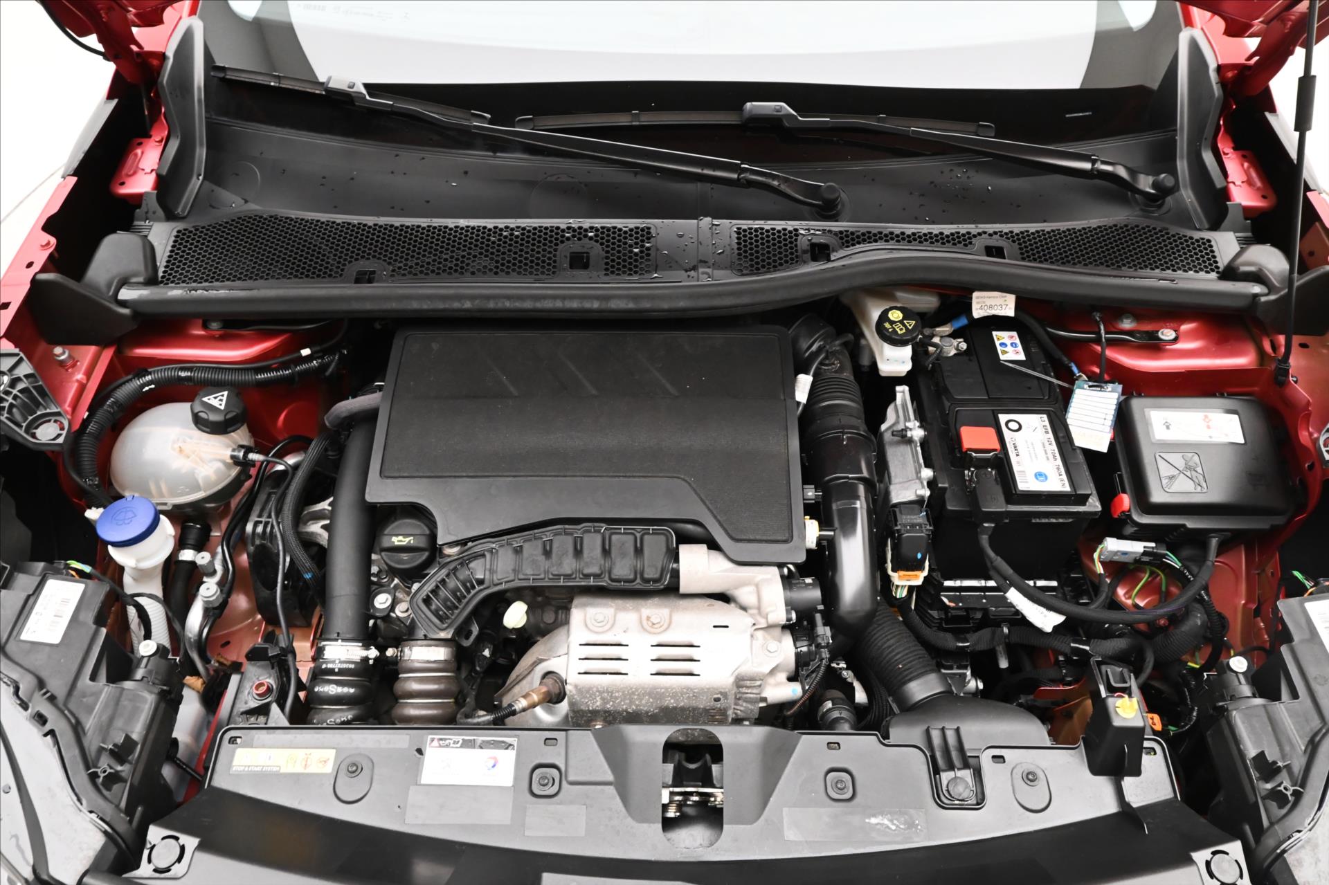 Main photo of the car Peugeot 2008 1.2 96 kW PureTech EAT8 Warranty up to 5 years (9)