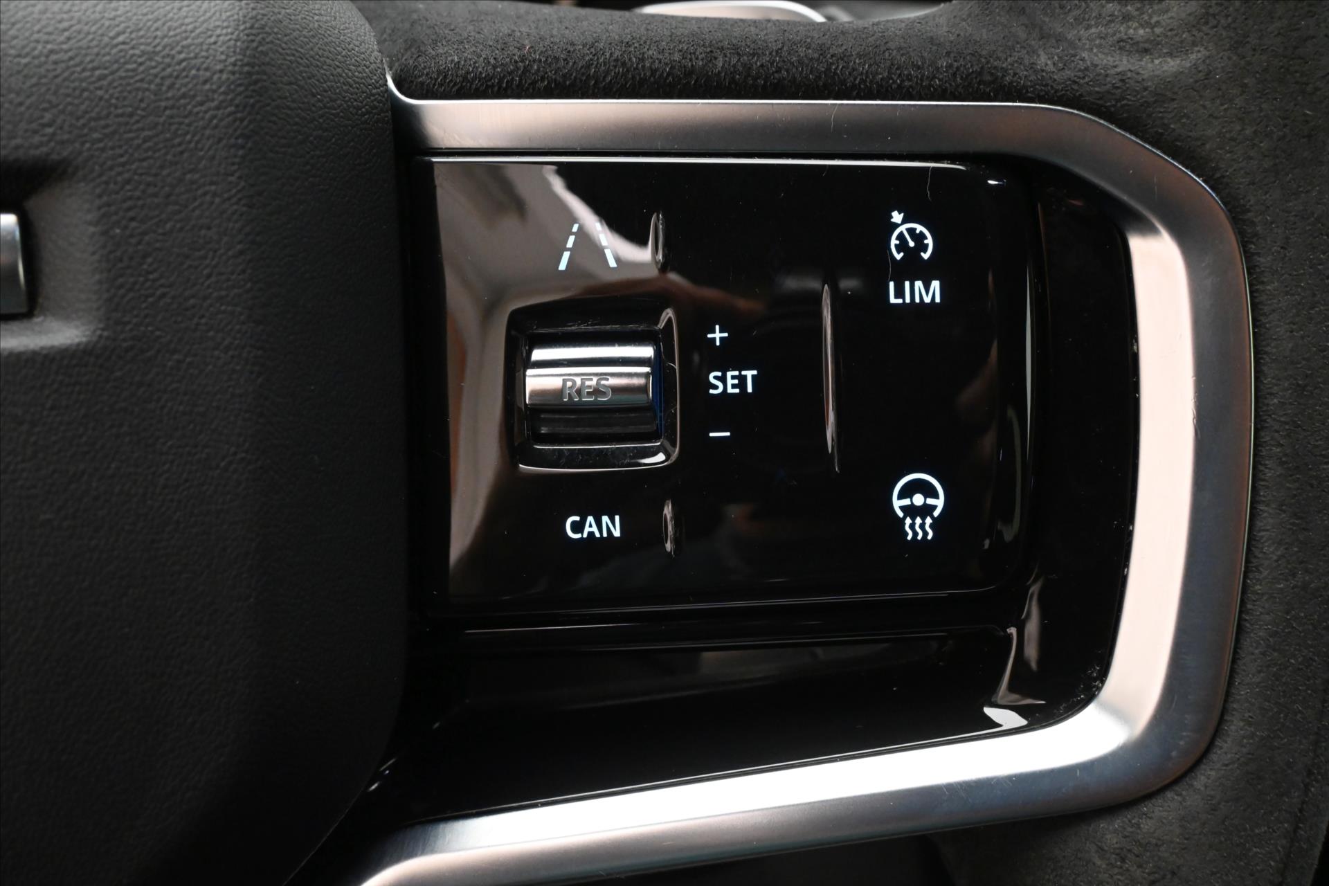 Hlavní fotografie vozu Land Rover Range Rover Velar 2,0 D200 150 kW R-Dynamic AWD Záruka až 5 let (22)