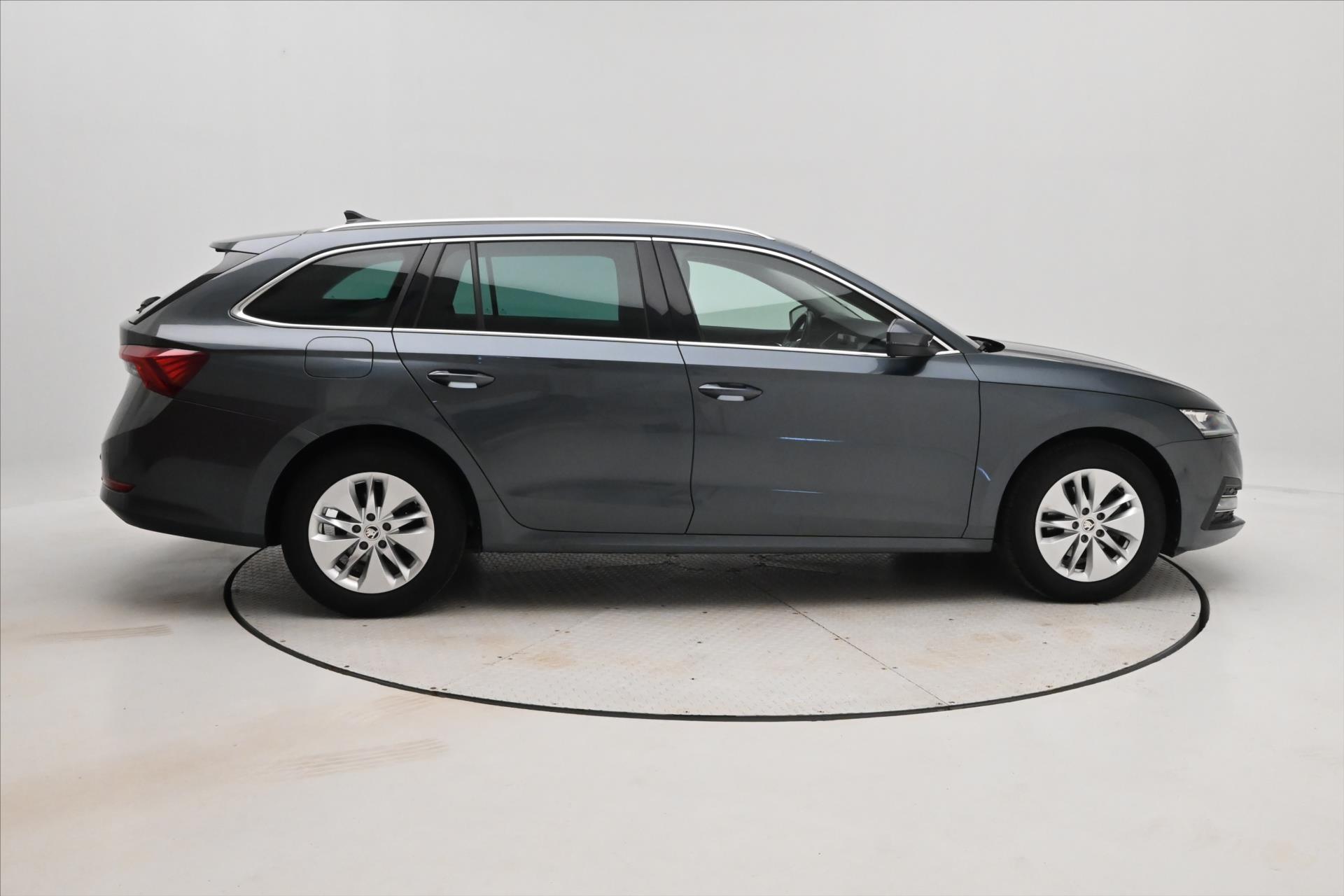 Hlavní fotografie vozu Škoda Octavia 2,0 TDI 110kW DSG Ambition Záruka až 5 let (4)