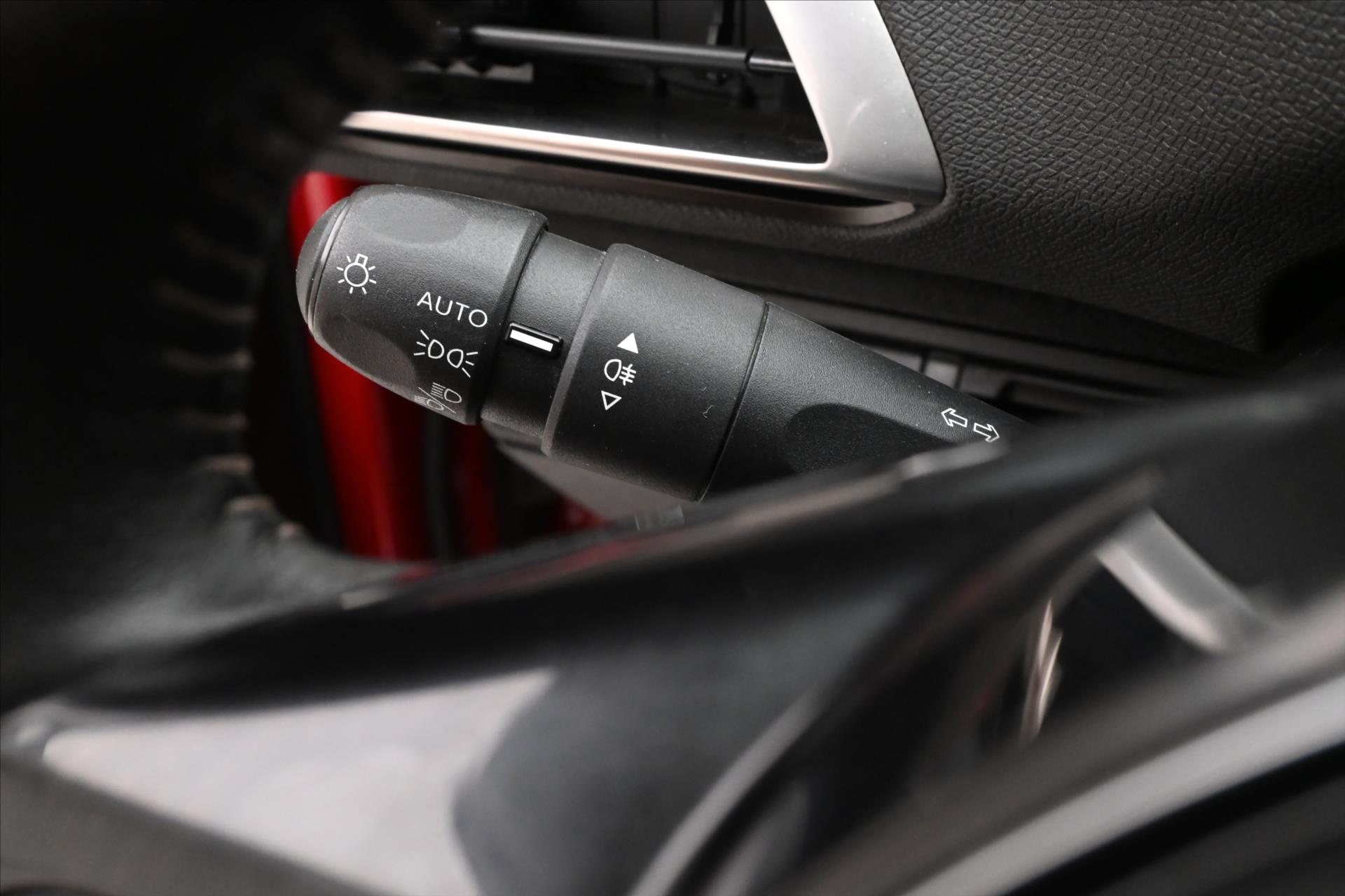 Hlavní fotografie vozu Peugeot 3008 1,5 HDI 96 kW Active Záruka až 5 let (26)