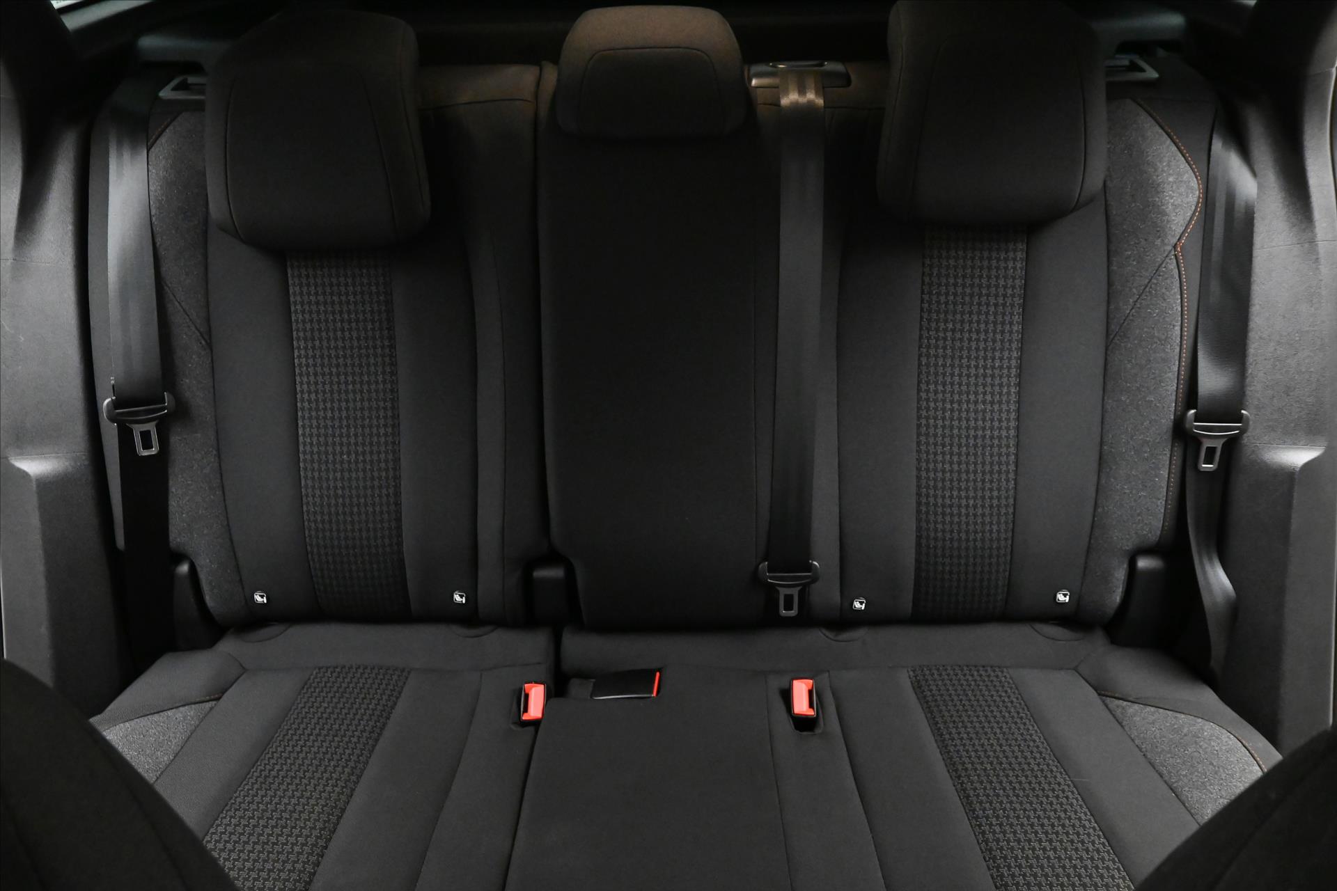 Hlavní fotografie vozu Peugeot 3008 1,5 HDI 96 kW Active Záruka až 5 let (27)