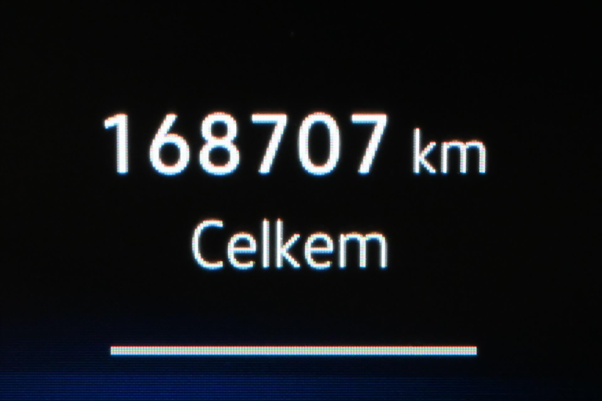 Hlavní fotografie vozu Volkswagen Touran 2,0 TDI 110kW DSG Comfortline Záruka až 5 let (17)