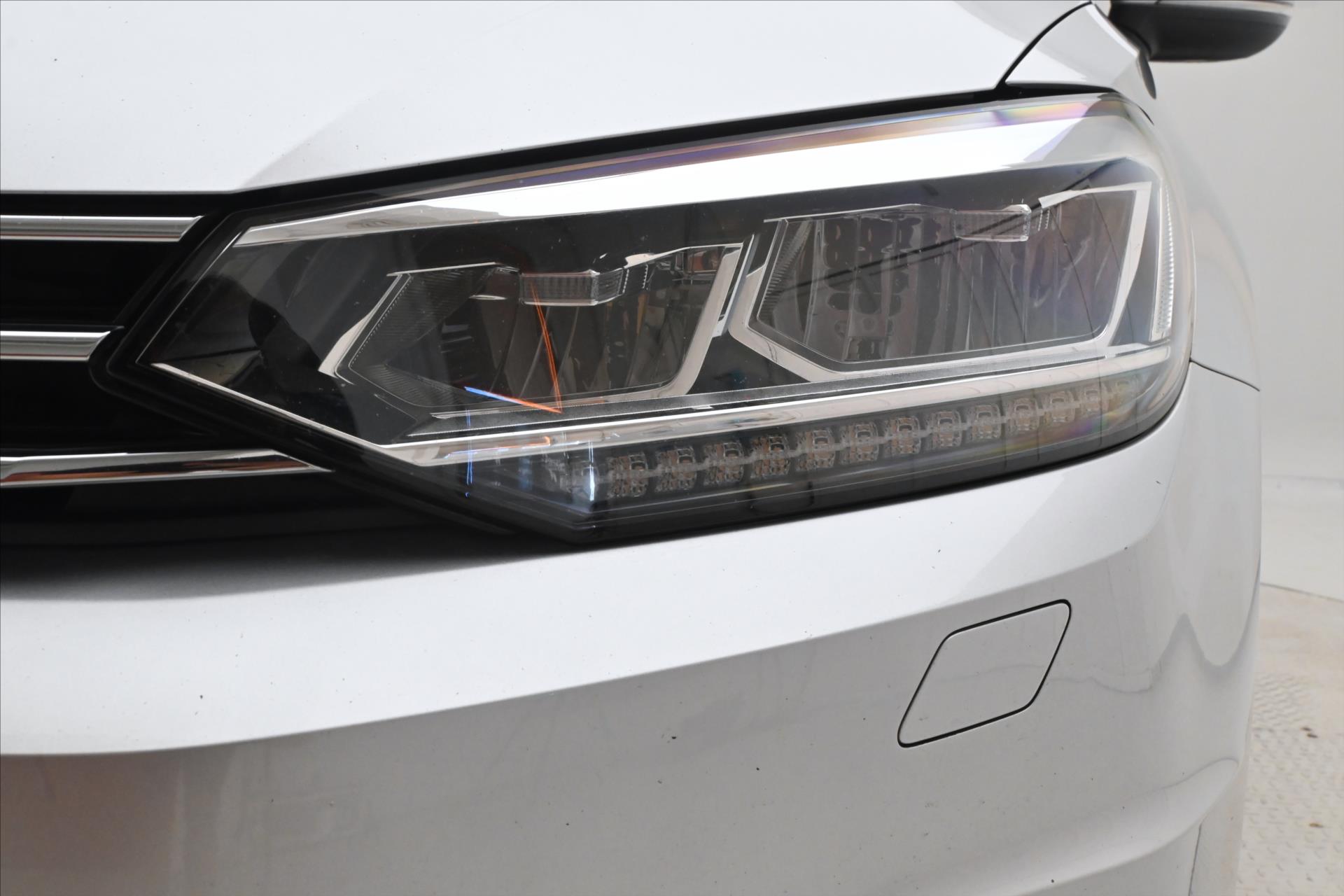 Hlavní fotografie vozu Volkswagen Touran 2,0 TDI 110kW DSG Comfortline Záruka až 5 let (30)