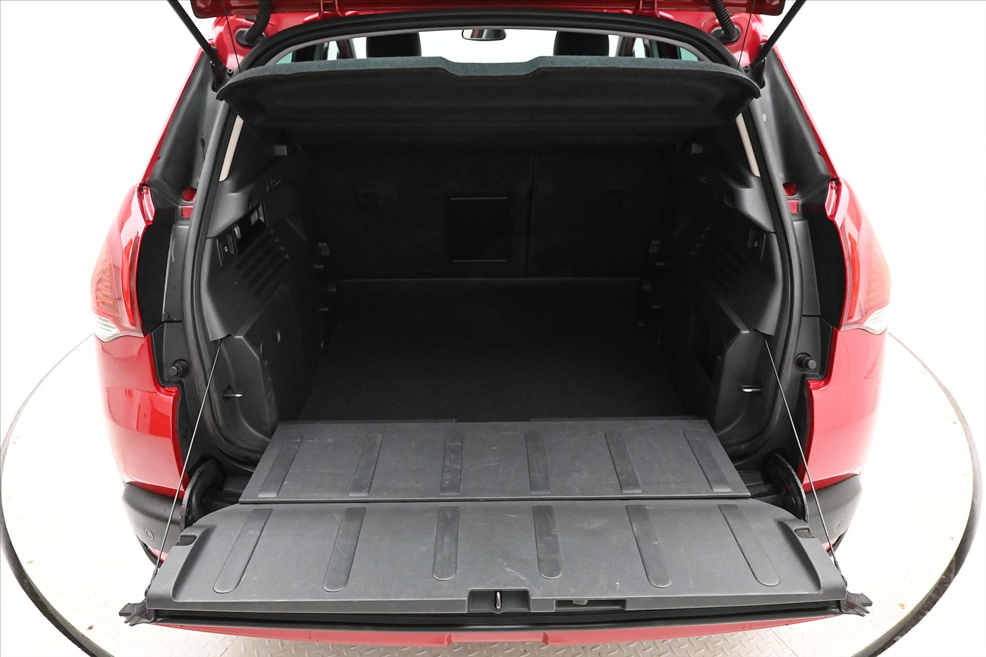 Hlavní fotografie vozu Peugeot 3008 1,6 HDI 84 kW ALLURE Záruka až 5 let (11)