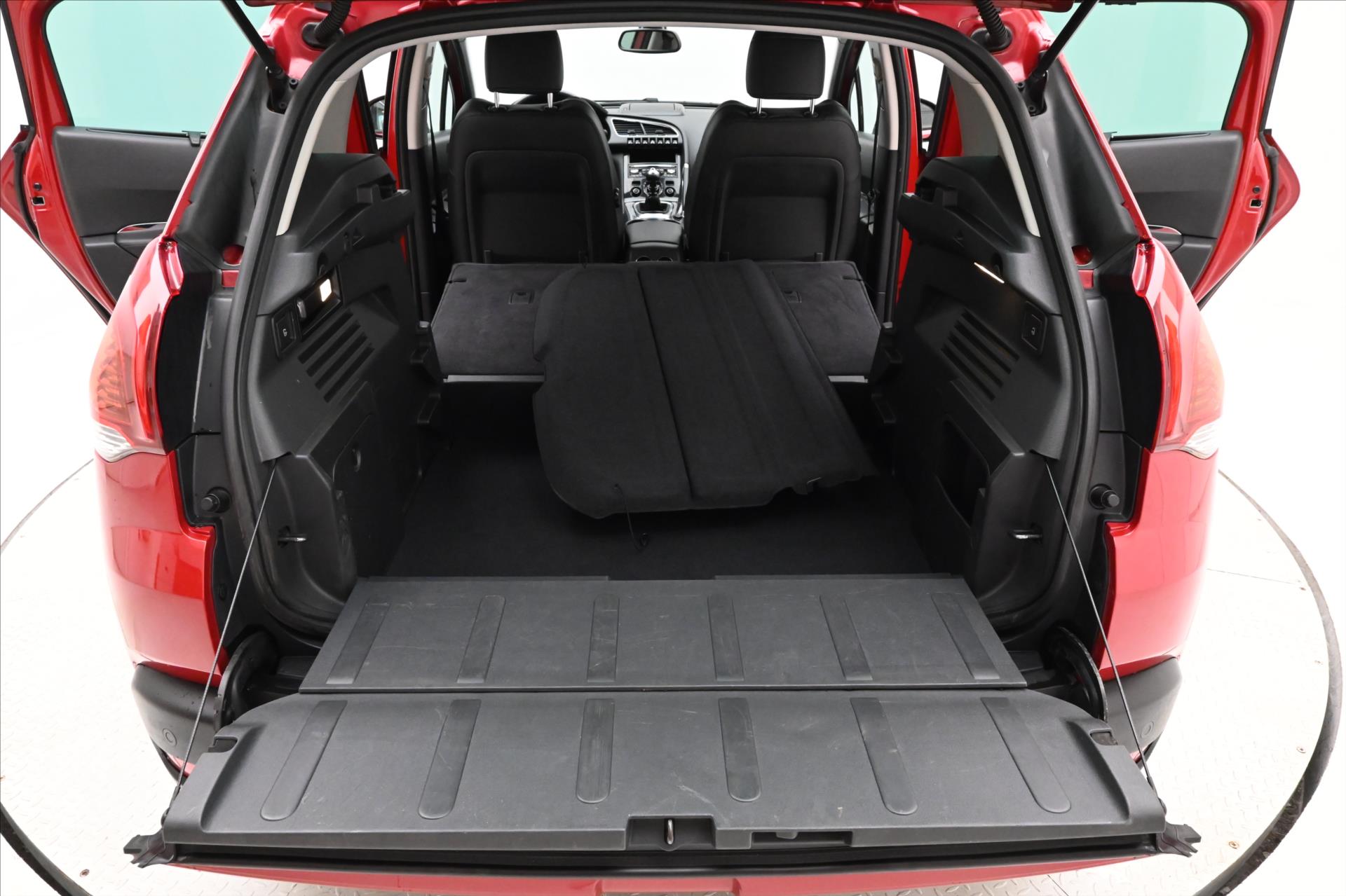 Hlavní fotografie vozu Peugeot 3008 1,6 HDI 84 kW ALLURE Záruka až 5 let (12)