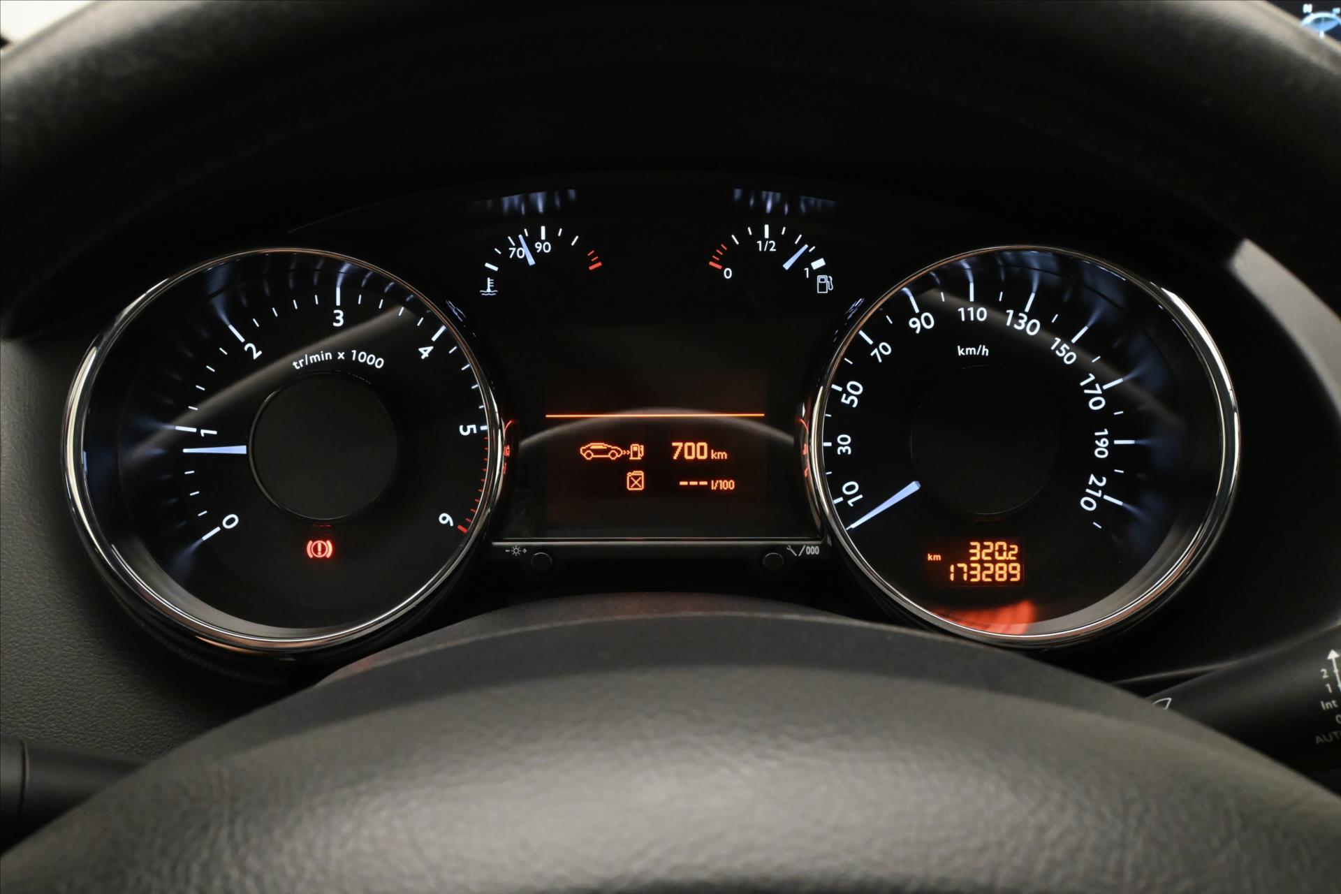 Hlavní fotografie vozu Peugeot 3008 1,6 HDI 84 kW ALLURE Záruka až 5 let (17)