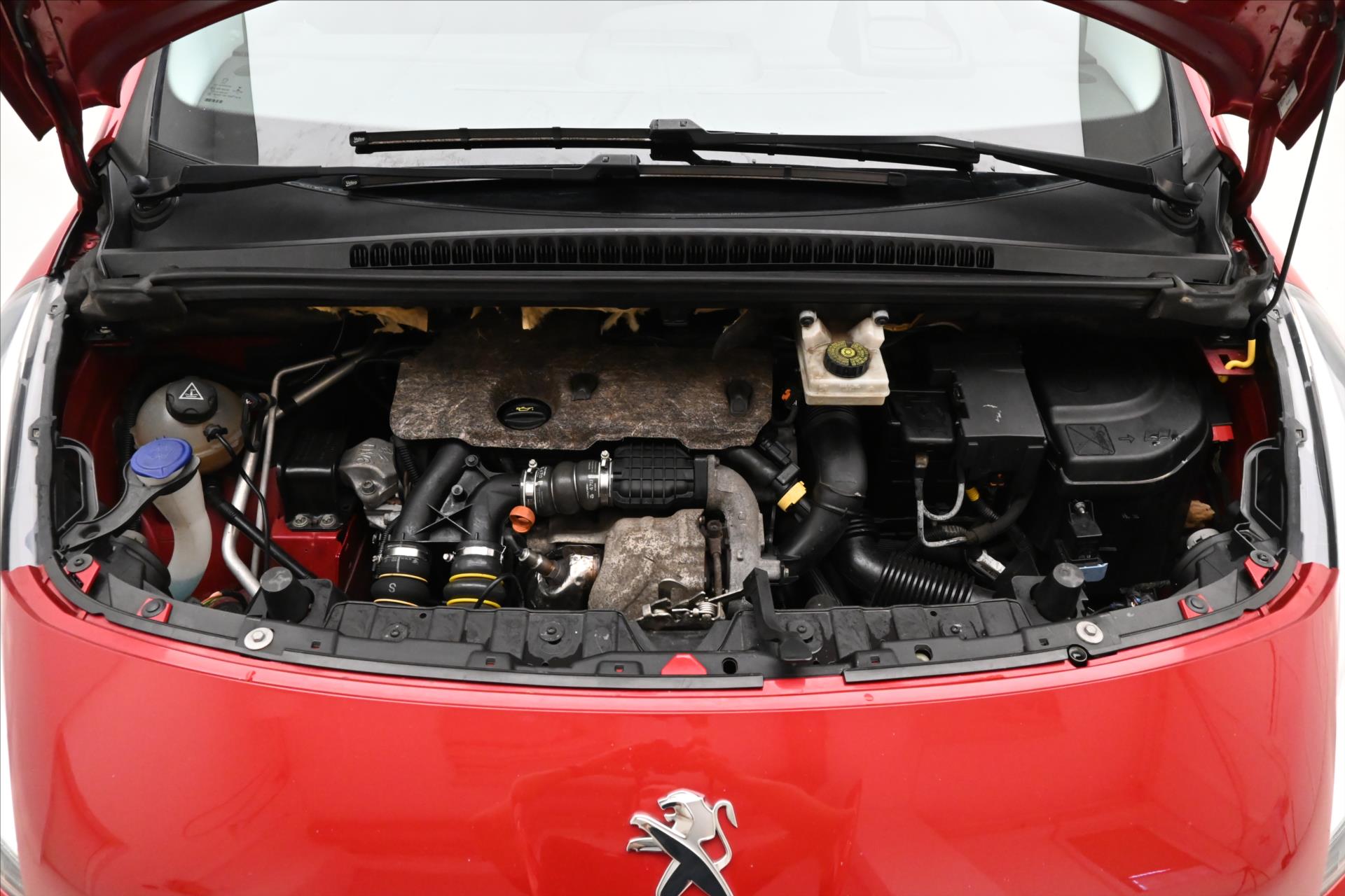 Hlavní fotografie vozu Peugeot 3008 1,6 HDI 84 kW ALLURE Záruka až 5 let (10)