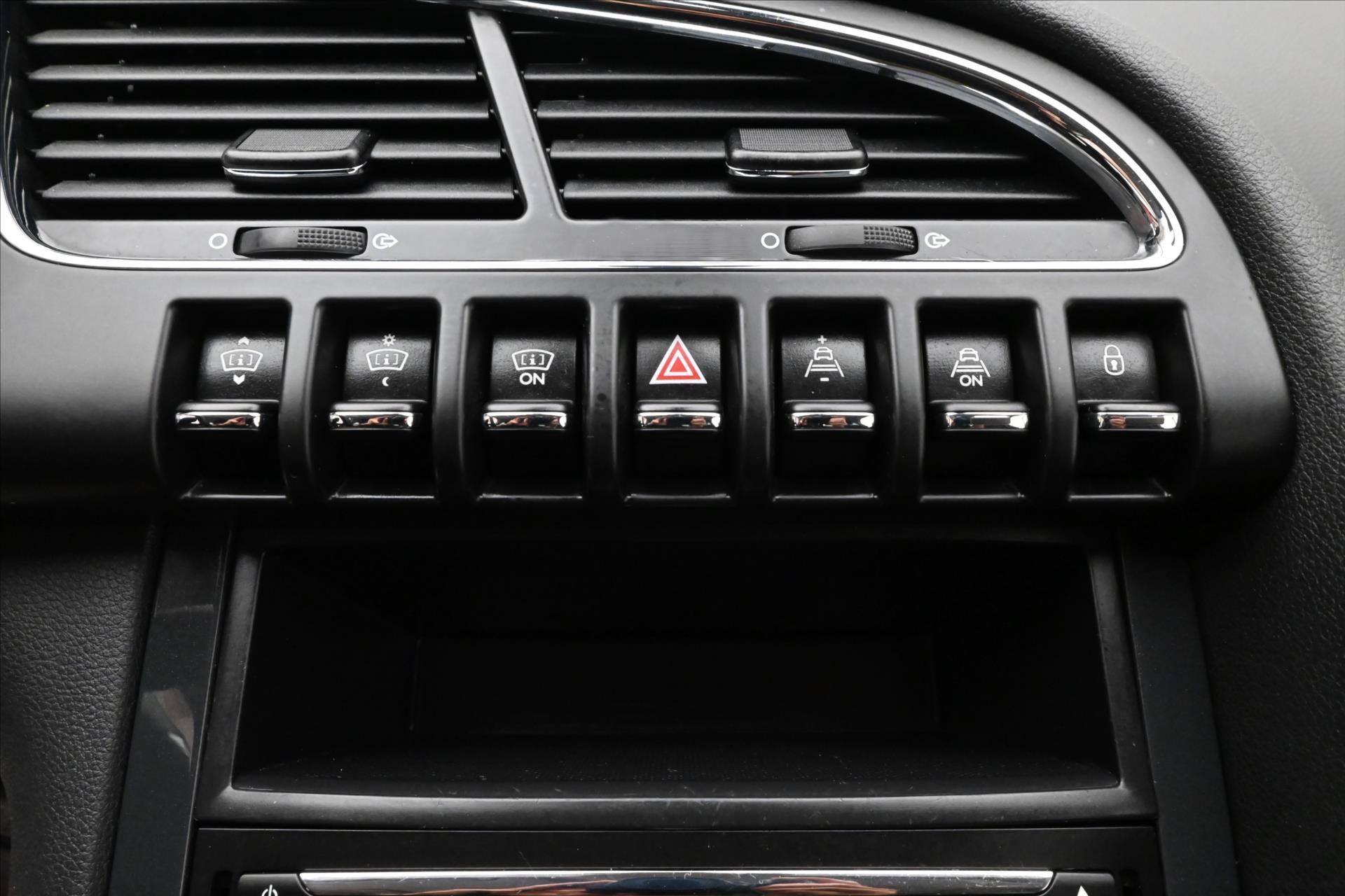 Hlavní fotografie vozu Peugeot 3008 1,6 HDI 84 kW Manuál (20)