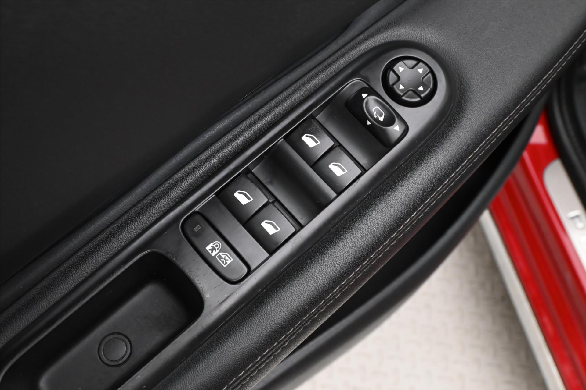 Hlavní fotografie vozu Peugeot 3008 1,6 HDI 84 kW Manuál (25)
