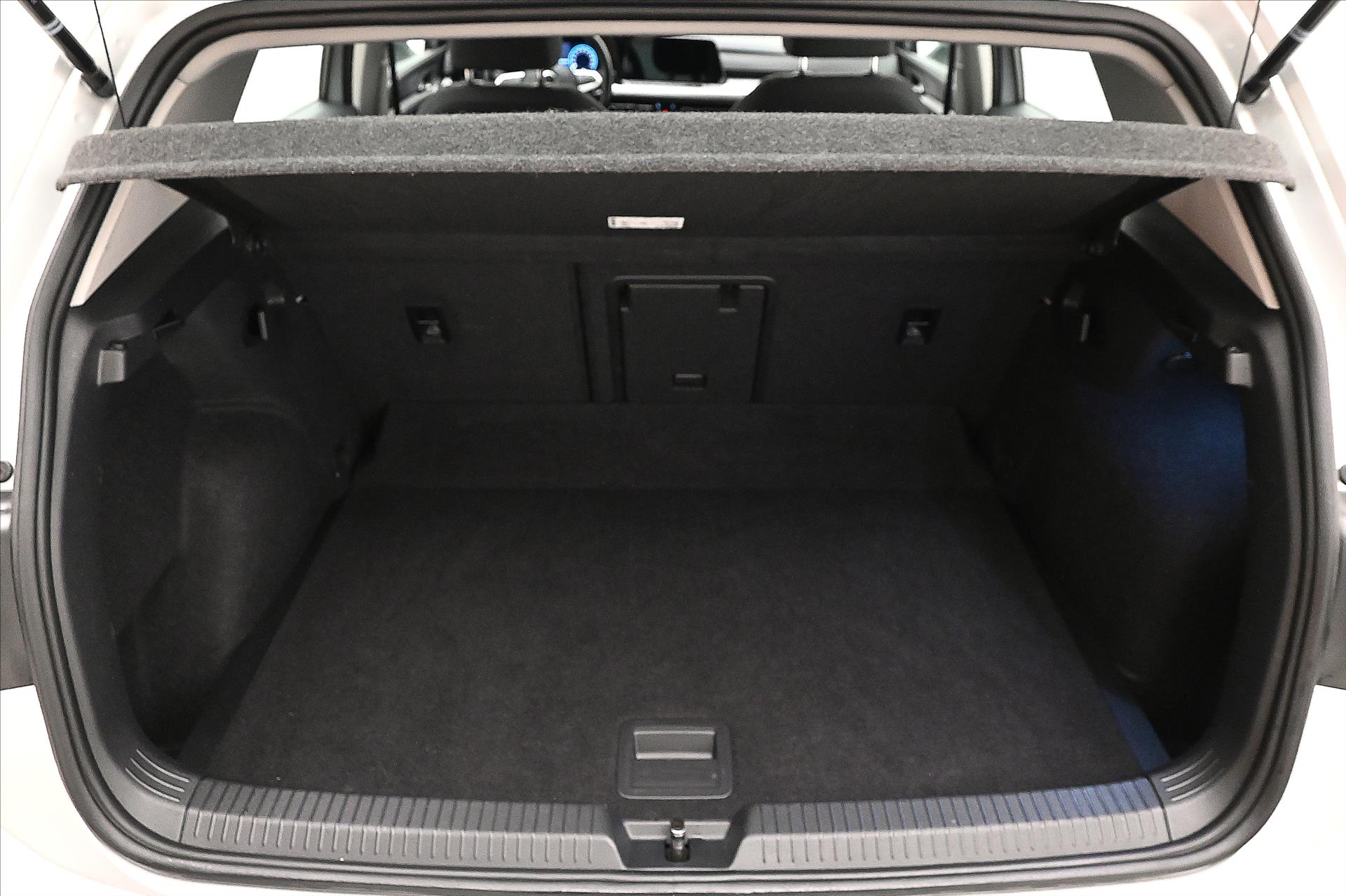 Hlavní fotografie vozu Volkswagen Golf 1,0 TSI 81kW Life Záruka až 5 let (10)