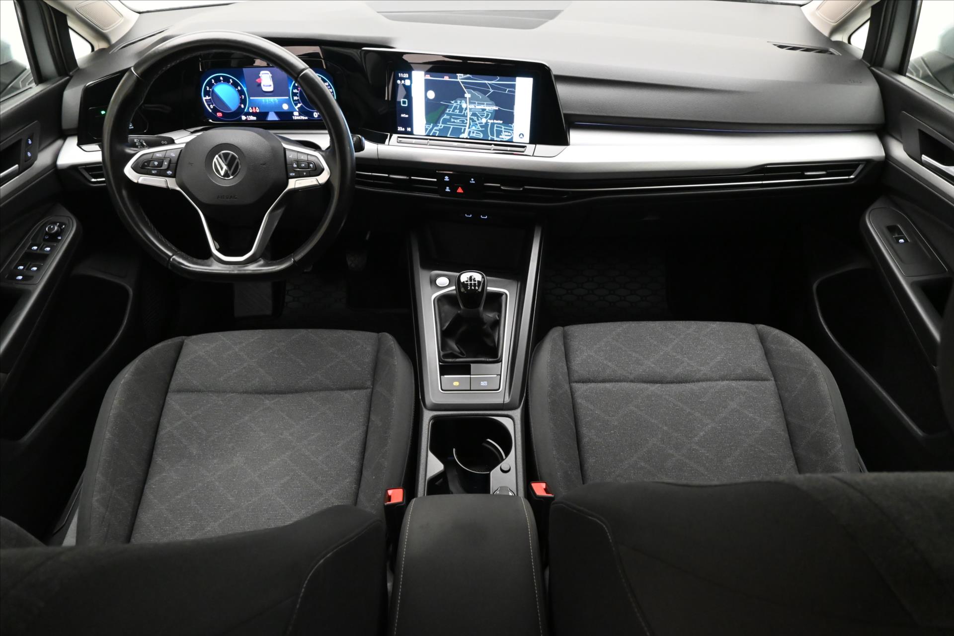 Hlavní fotografie vozu Volkswagen Golf 1,0 TSI 81kW Life Záruka až 5 let (15)