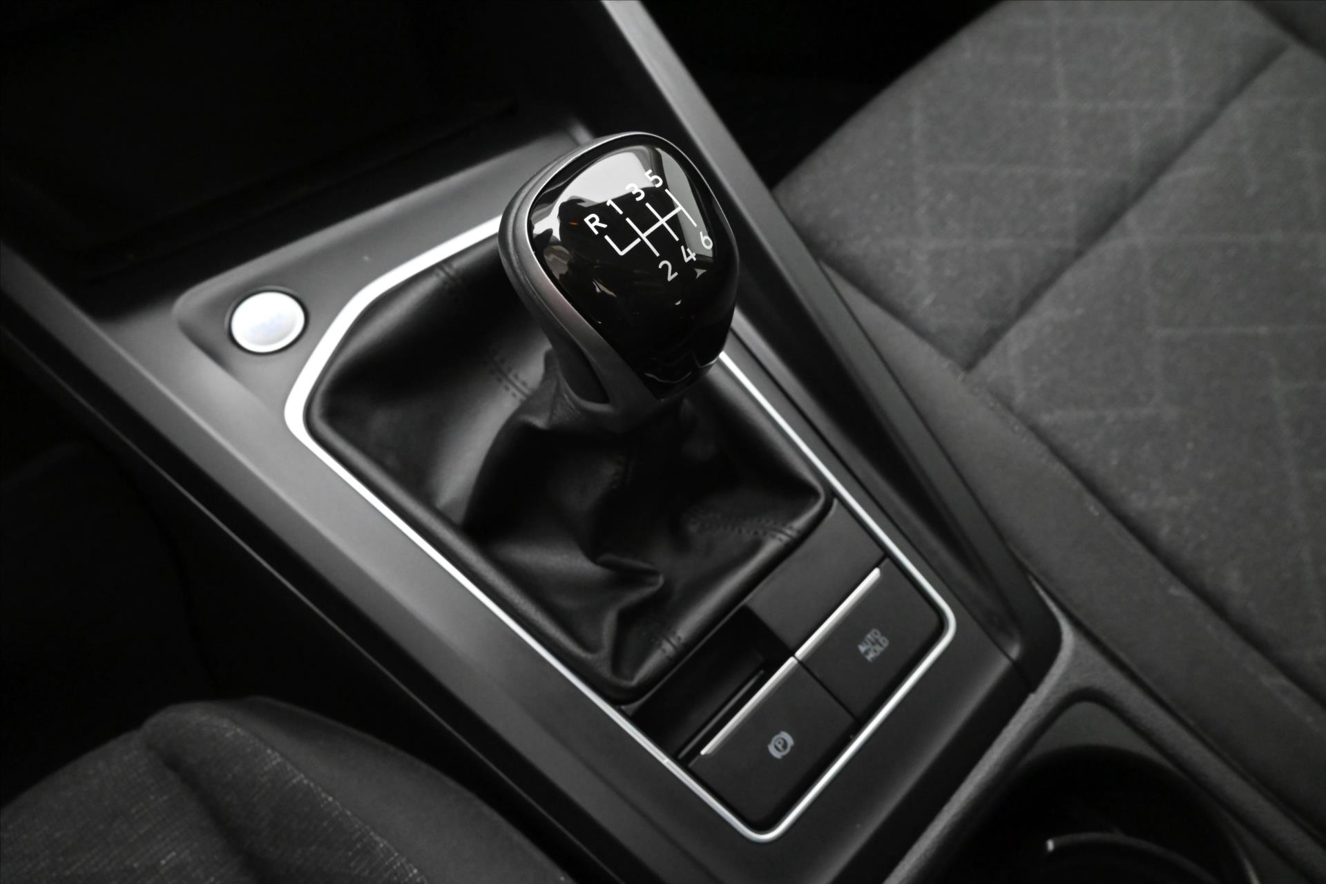 Hlavní fotografie vozu Volkswagen Golf 1,0 TSI 81kW Life Záruka až 5 let (23)
