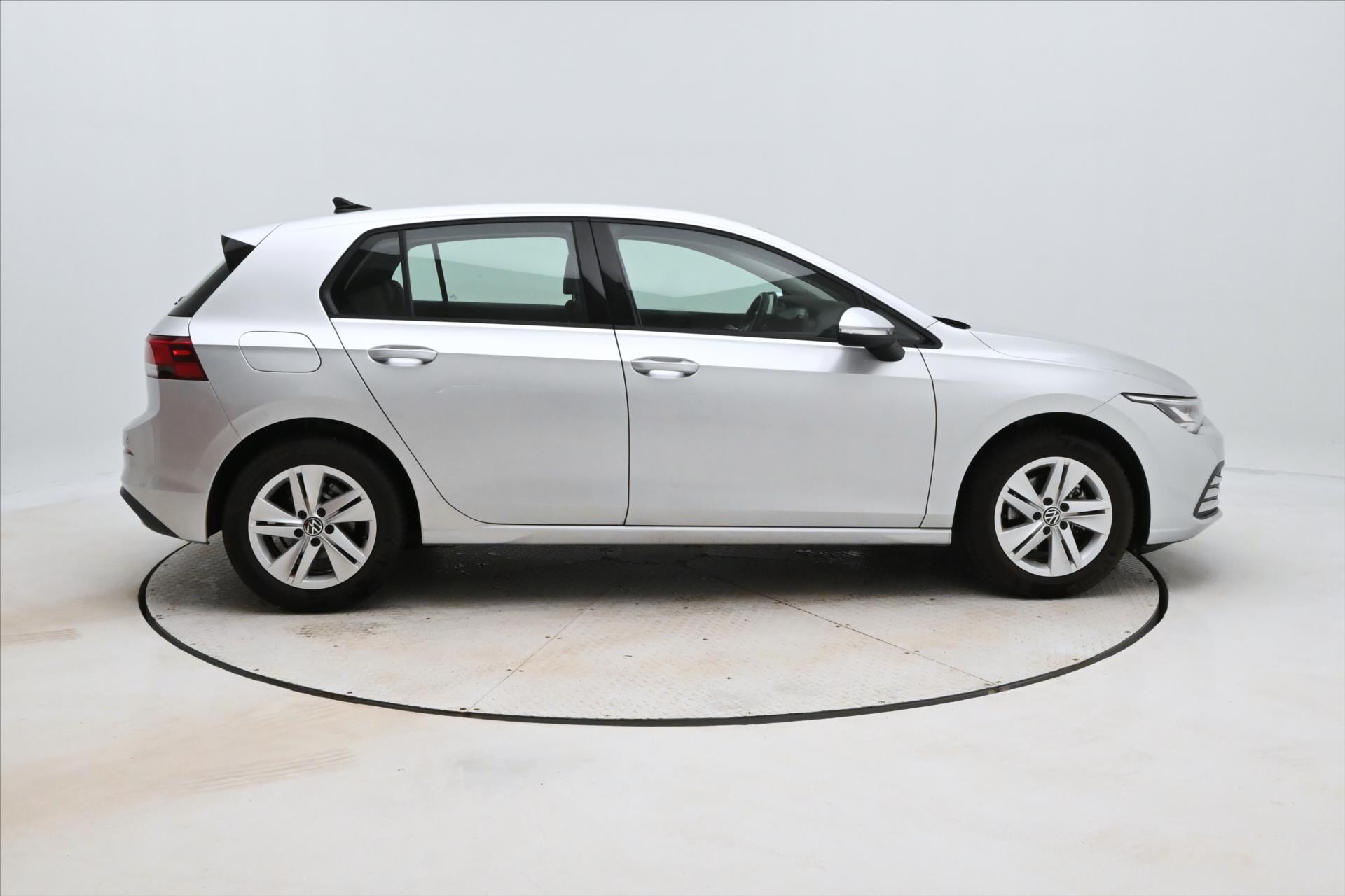 Hlavní fotografie vozu Volkswagen Golf 1,0 TSI 81kW Life Záruka až 5 let (4)