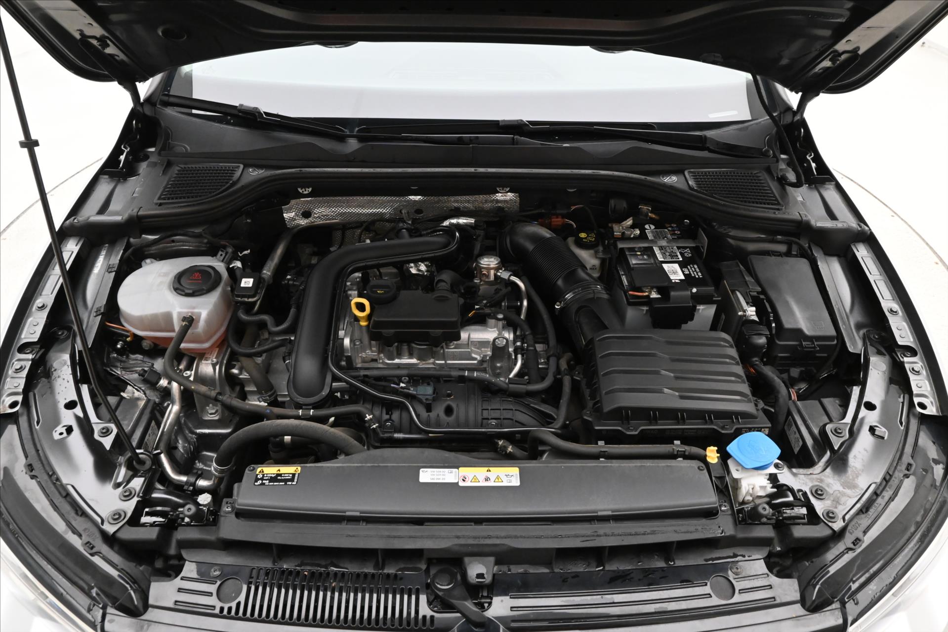 Hlavní fotografie vozu Volkswagen Golf 1,0 TSI 81kW Life Záruka až 5 let (9)