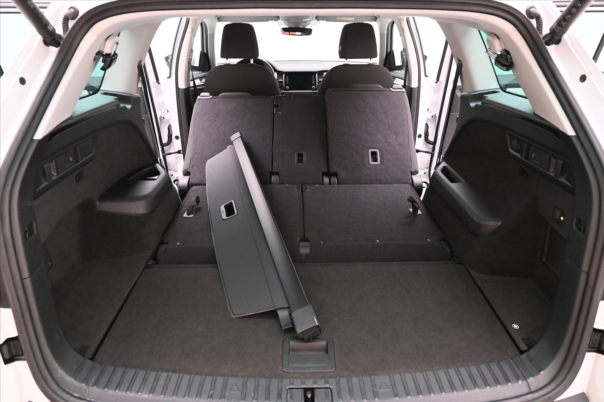 Hlavní fotografie vozu Škoda Kodiaq 2,0 TDI 110kW DSG Ambitiion Záruka až 5 let (13)