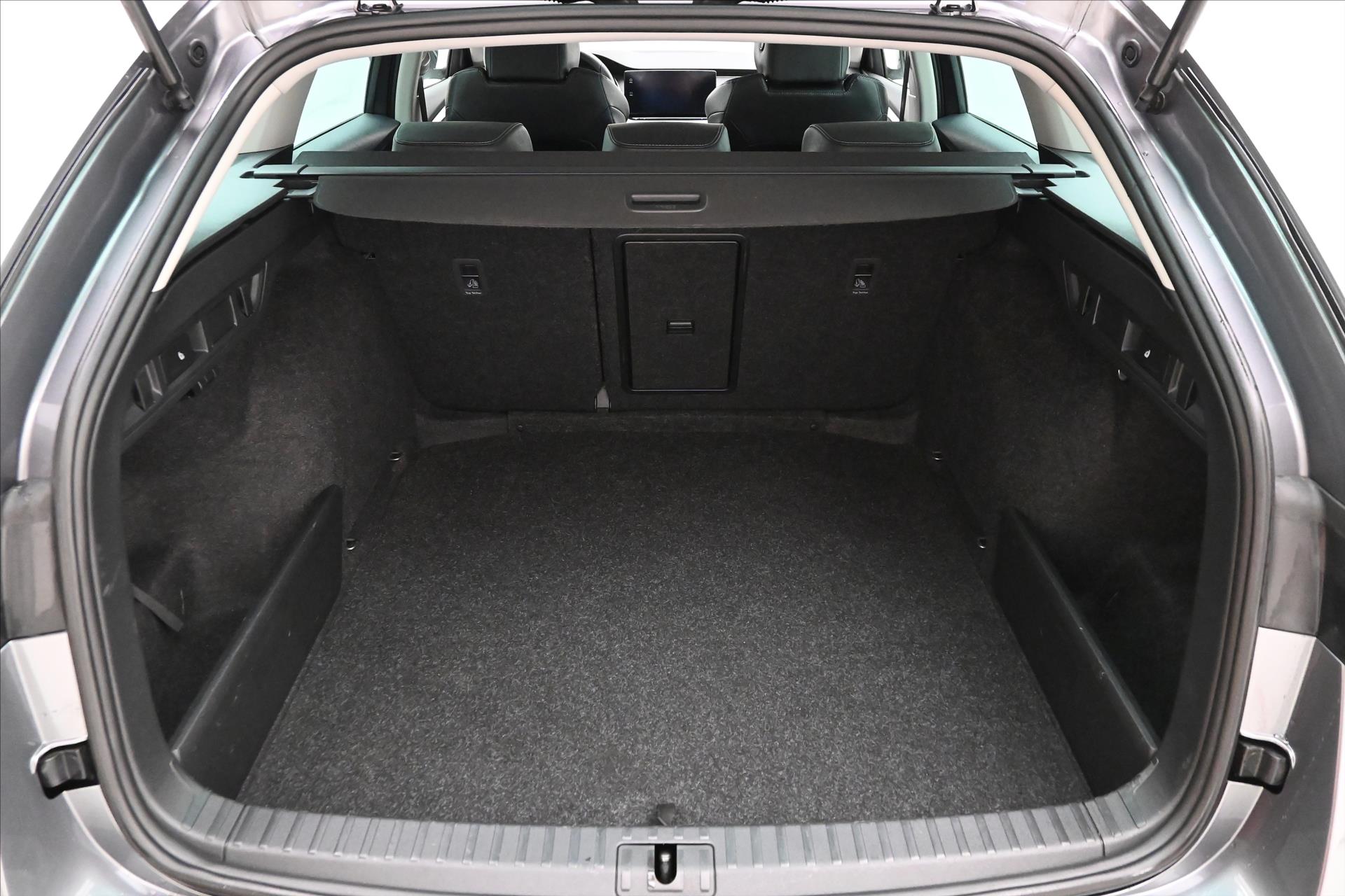 Hlavní fotografie vozu Škoda Octavia 2,0 TDI 110 kW DSG Style Záruka až 5 let (10)