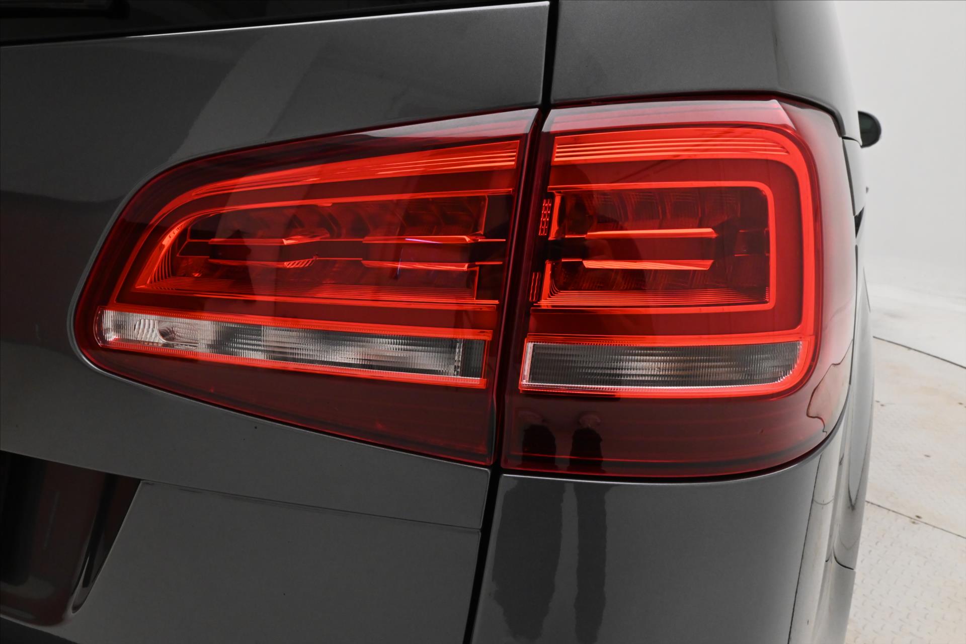Hlavní fotografie vozu Volkswagen Sharan 2,0 TDI 110 kW DSG 7MÍST Záruka až 5 let (31)