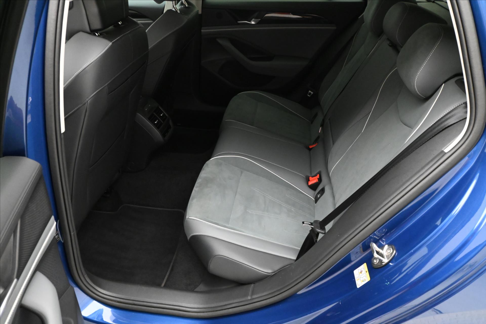 Hlavní fotografie vozu Volkswagen Passat 2,0 TDI 110 kW DSG Business Záruka až 5 let (14)