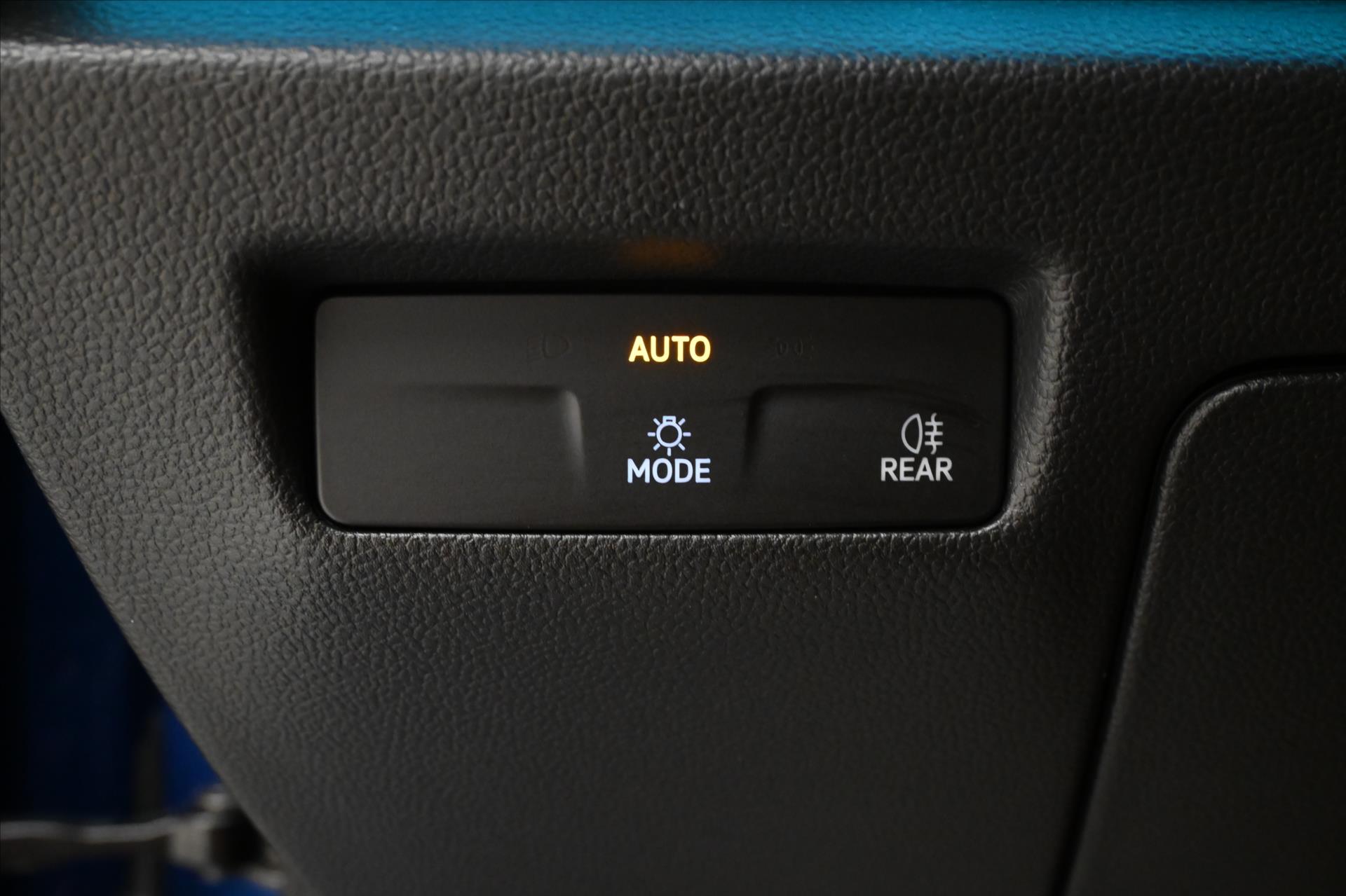 Hlavní fotografie vozu Volkswagen Passat 2,0 TDI 110 kW DSG Business Záruka až 5 let (28)
