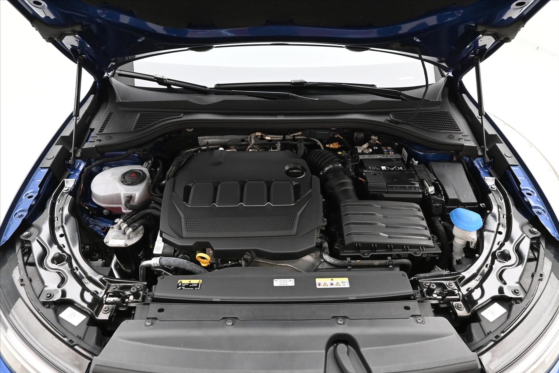 Hlavní fotografie vozu Volkswagen Passat 2,0 TDI 110 kW DSG Business Záruka až 5 let (9)