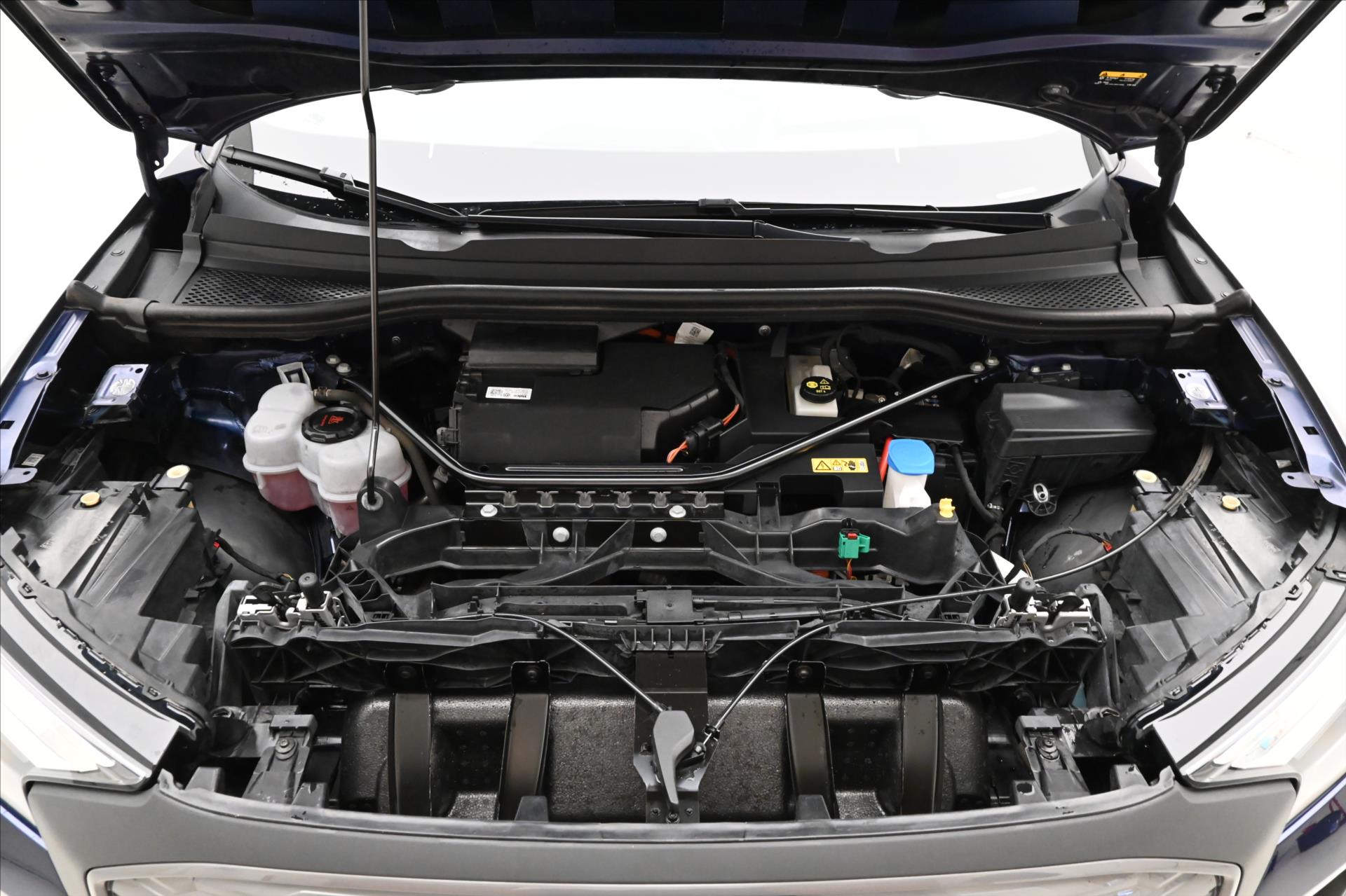 Hlavní fotografie vozu Audi Q4 40 e-tron 150kW 82kWh SOH 92% Záruka až 3 roky (9)