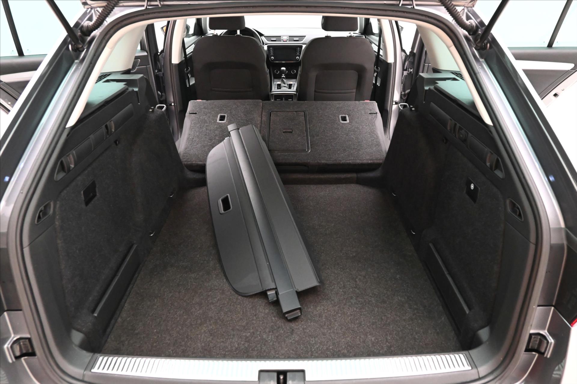 Hlavní fotografie vozu Škoda Superb 2,0 TDI 110kW DSG NAVIGACE Záruka až 5 let (11)