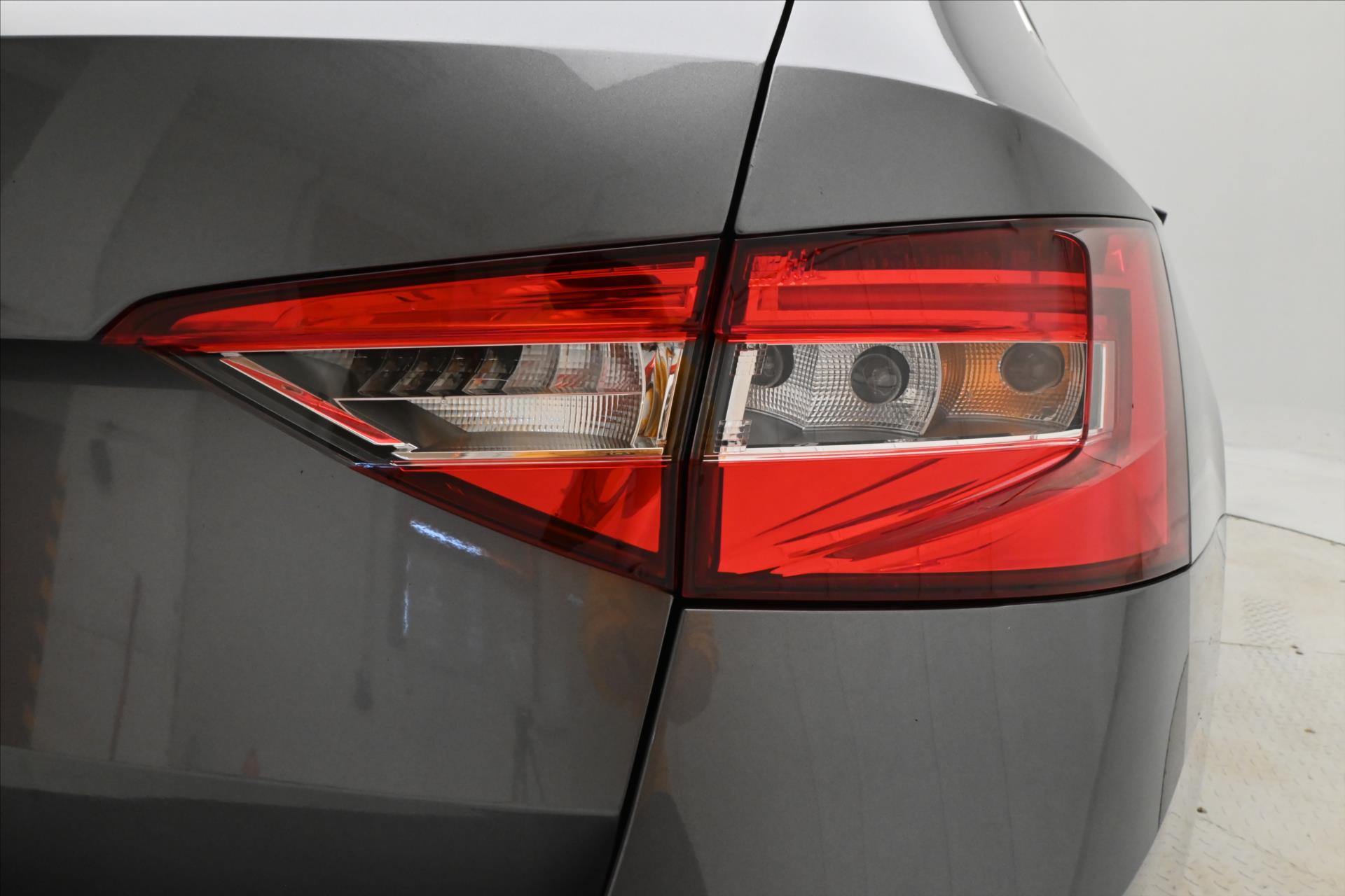 Hlavní fotografie vozu Škoda Superb 2,0 TDI 110kW DSG NAVIGACE Záruka až 5 let (29)