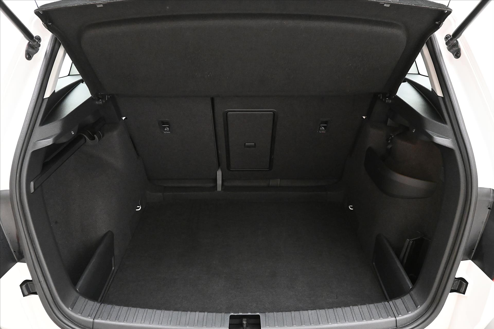 Hlavní fotografie vozu Škoda Karoq 1,5 TSI 110 kW Ambition Tažné Záruka až 5 let (11)