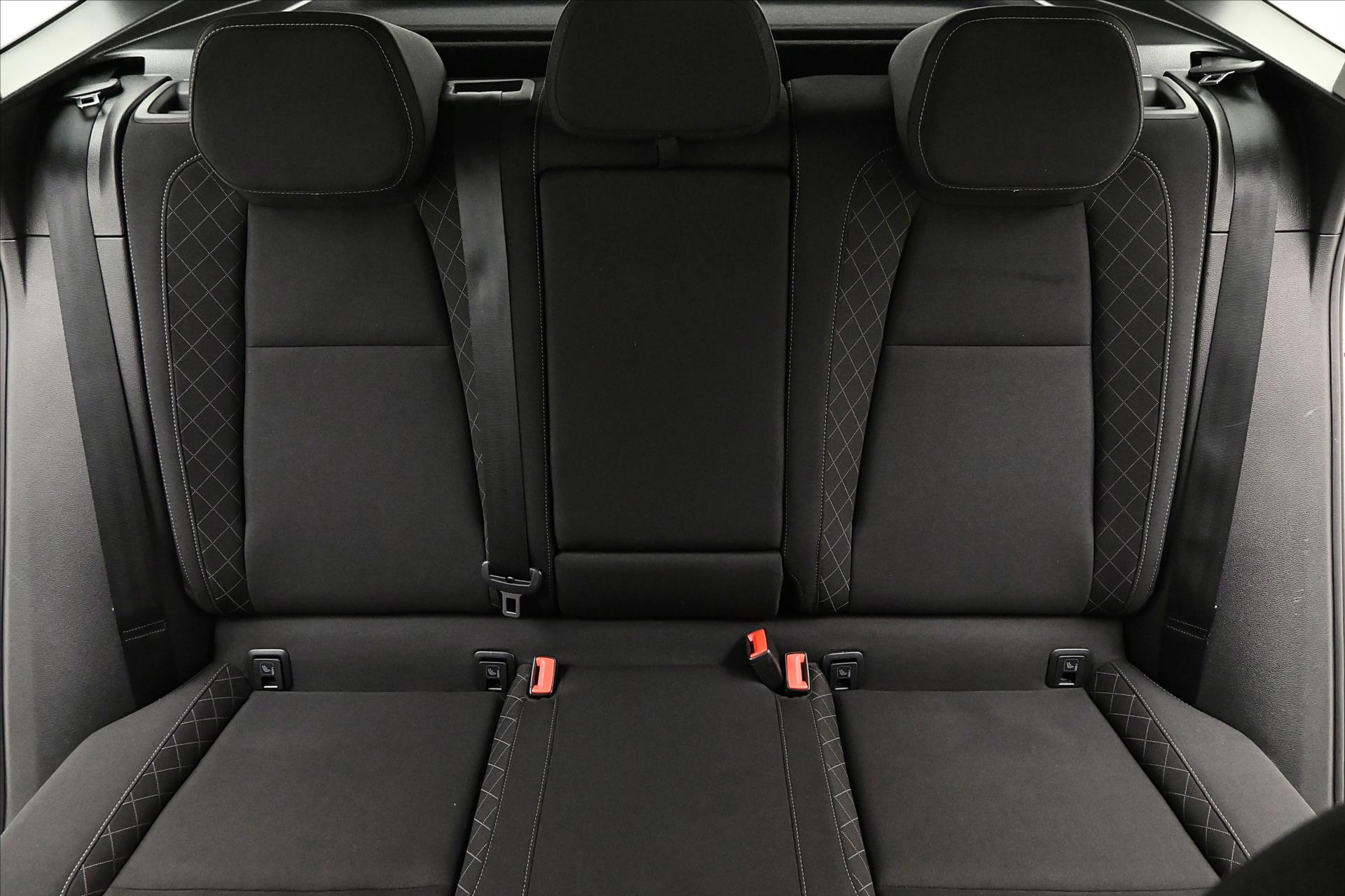 Hlavní fotografie vozu Škoda Karoq 1,5 TSI 110 kW Ambition Tažné Záruka až 5 let (27)