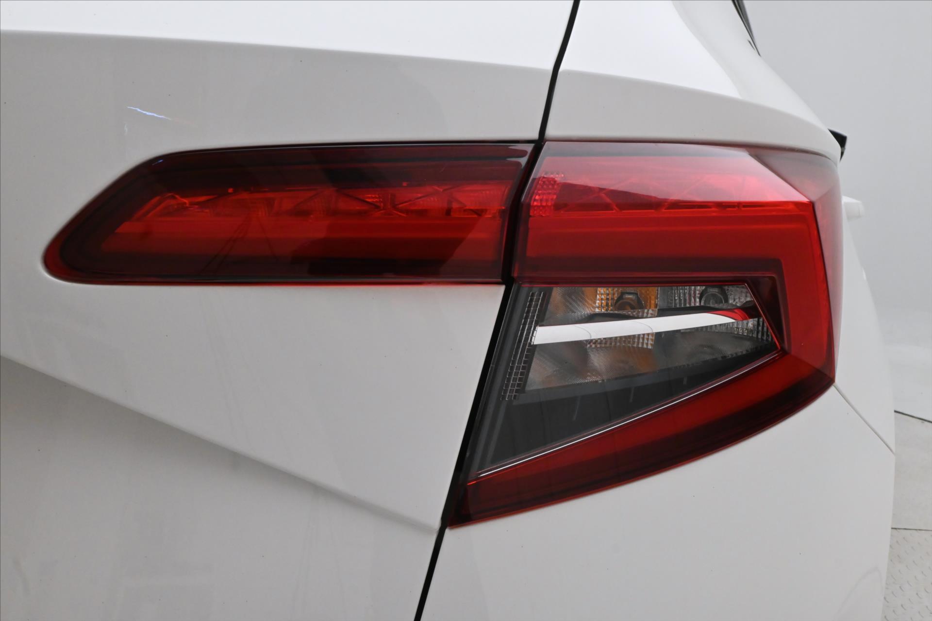 Hlavní fotografie vozu Škoda Karoq 1,5 TSI 110 kW Ambition Tažné Záruka až 5 let (30)