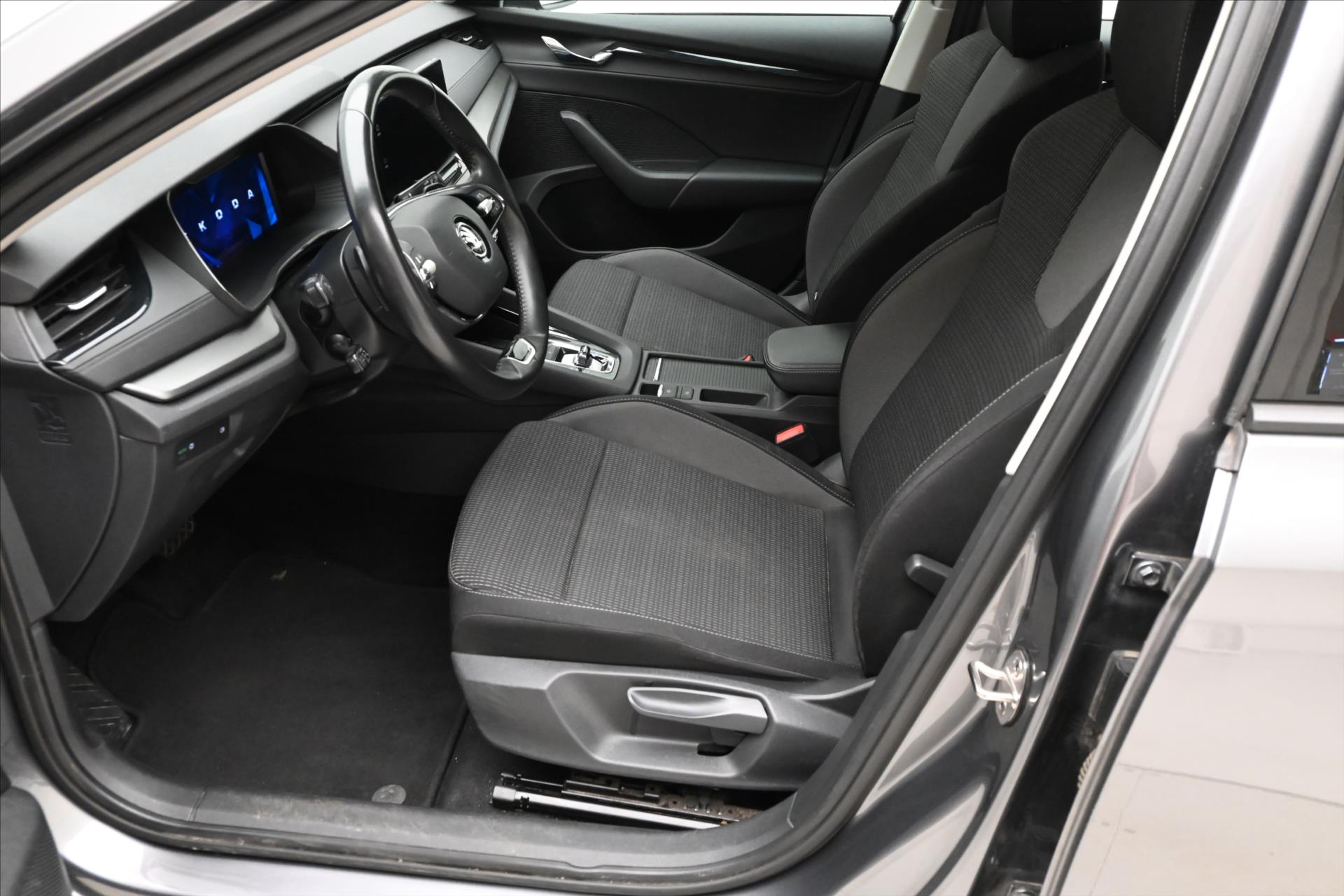 Hlavní fotografie vozu Škoda Octavia 2,0 TDI 110kW DSG Ambition Záruka až 5 let (12)
