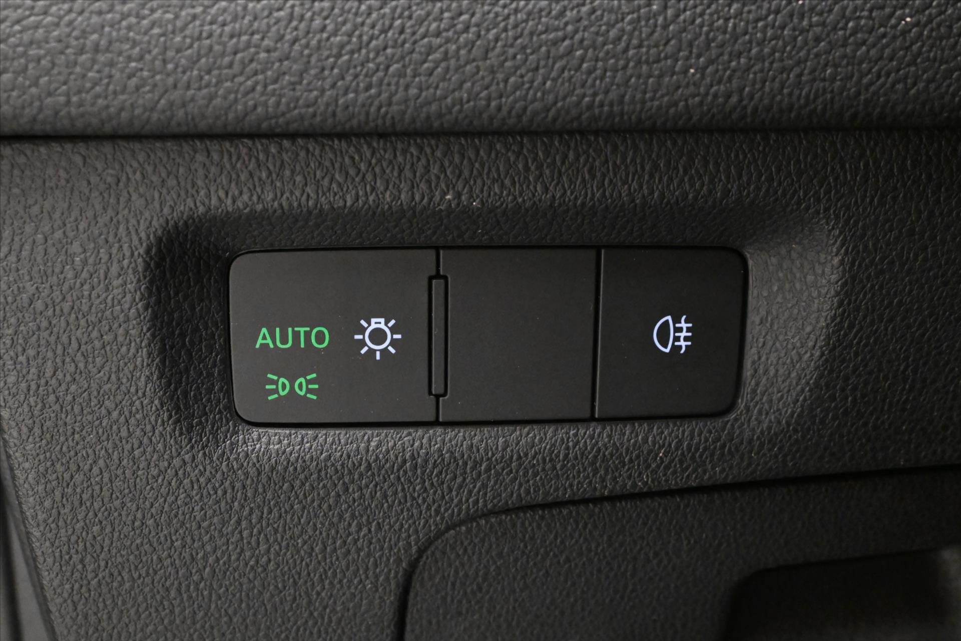 Hlavní fotografie vozu Škoda Octavia 2,0 TDI 110kW DSG Ambition Záruka až 5 let (23)