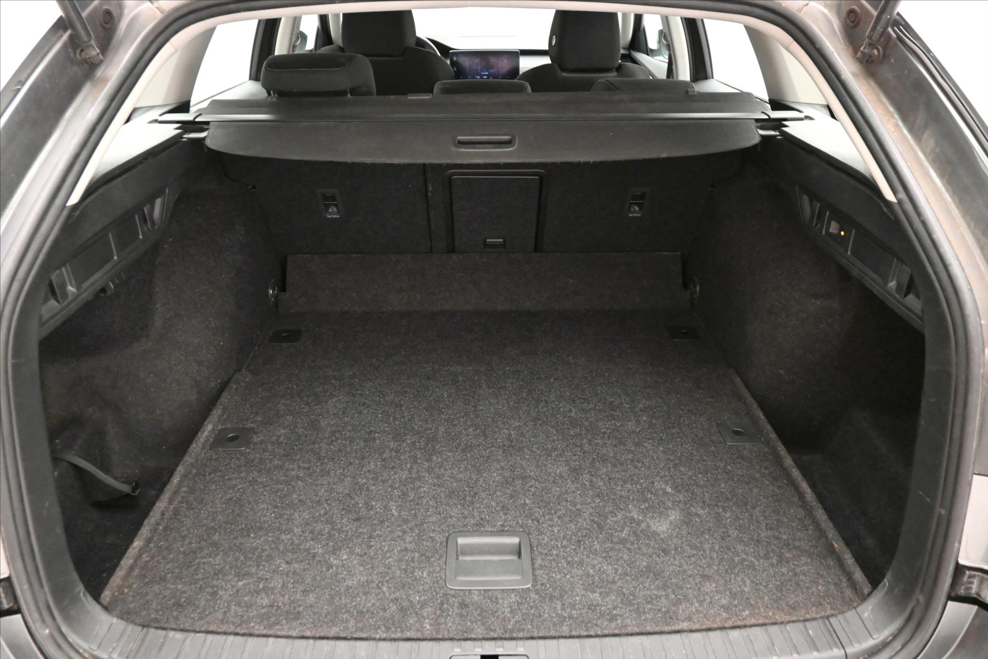 Hlavní fotografie vozu Škoda Octavia 2,0 TDI 110kW DSG Ambition Záruka až 5 let (9)