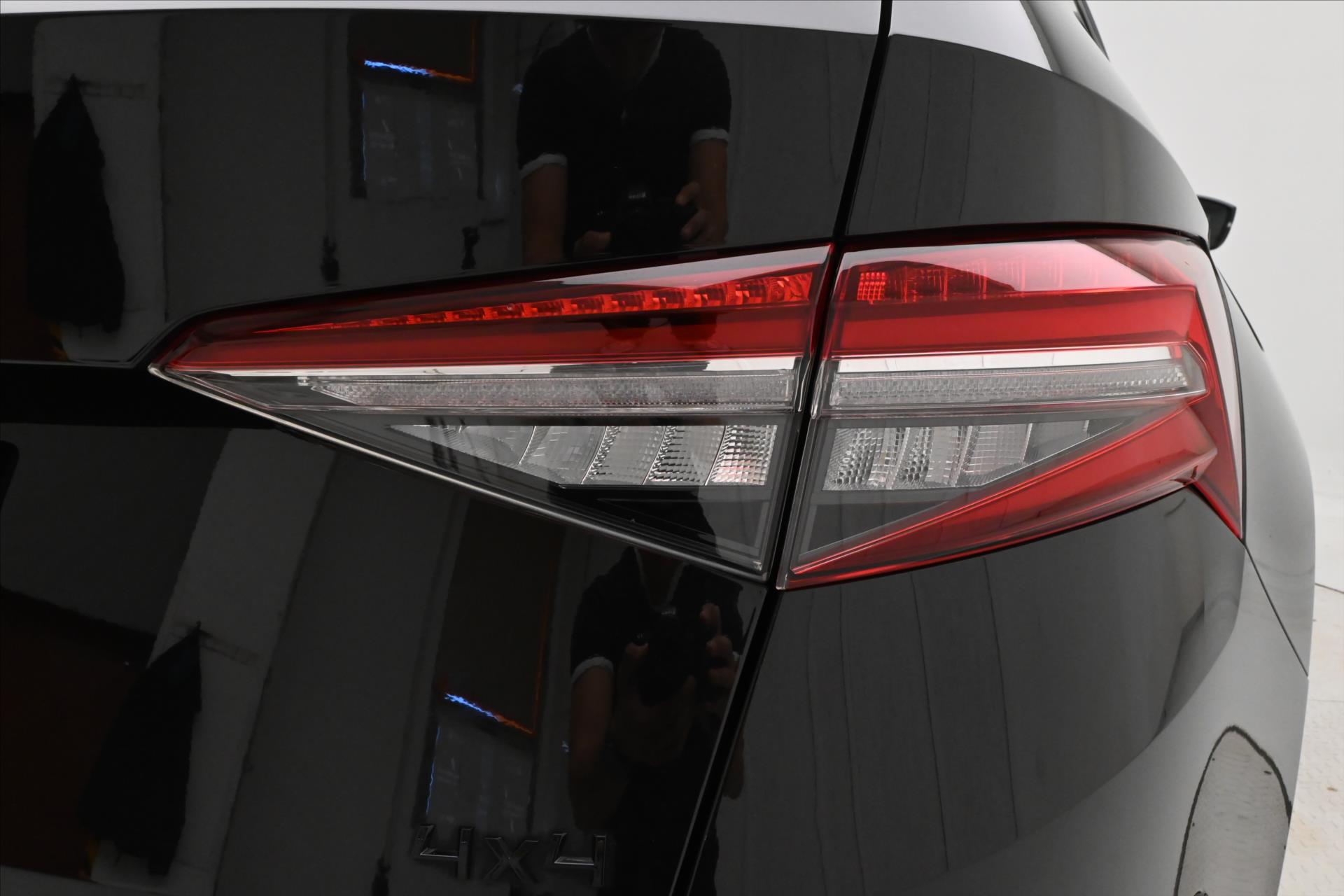 Hlavní fotografie vozu Škoda Kodiaq 2,0 TDI 147kW DSG 4x4 Sport LINE Záruka až 5 let (32)