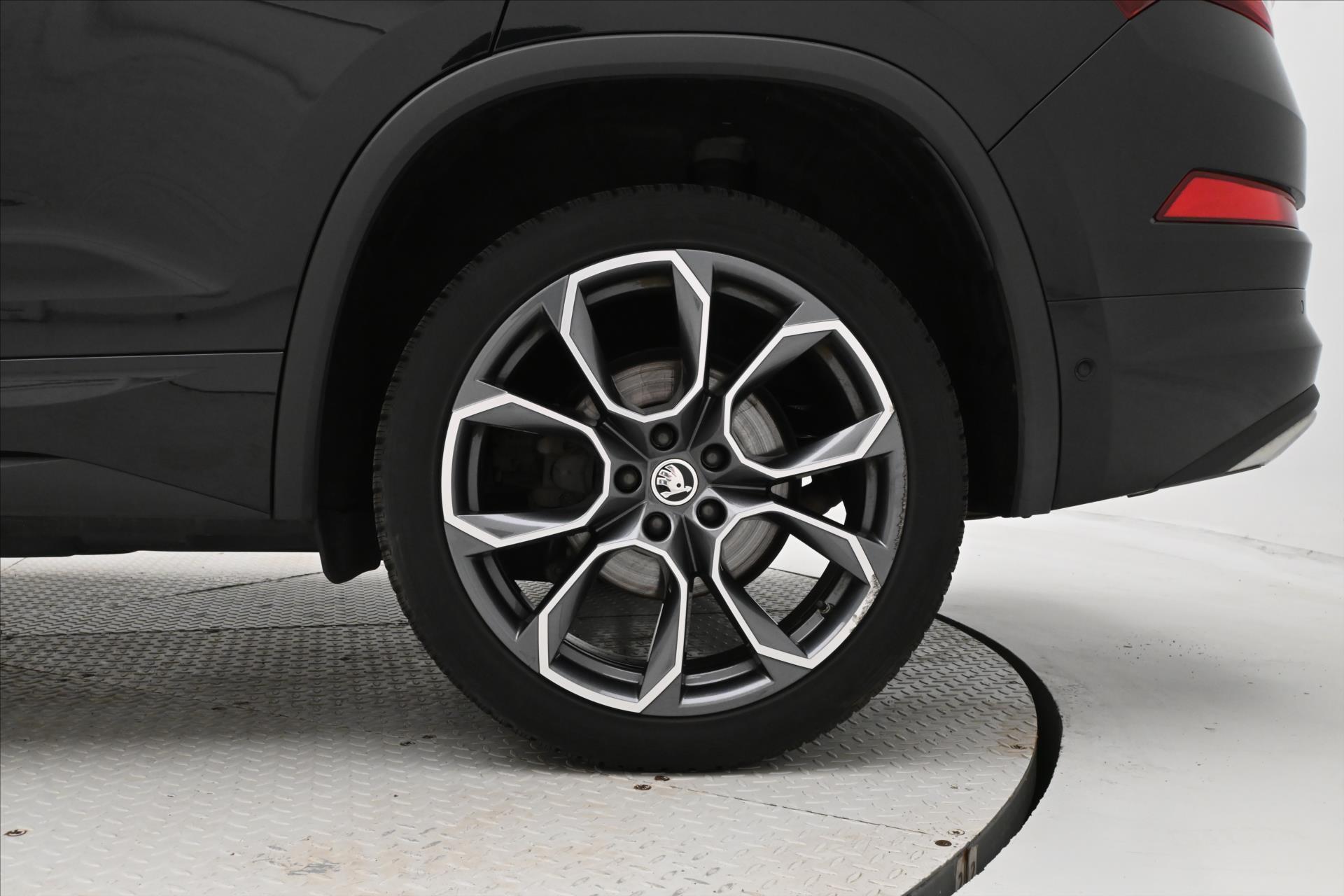 Hlavní fotografie vozu Škoda Kodiaq 2,0 TDI 147kW DSG 4x4 Sport LINE Záruka až 5 let (33)