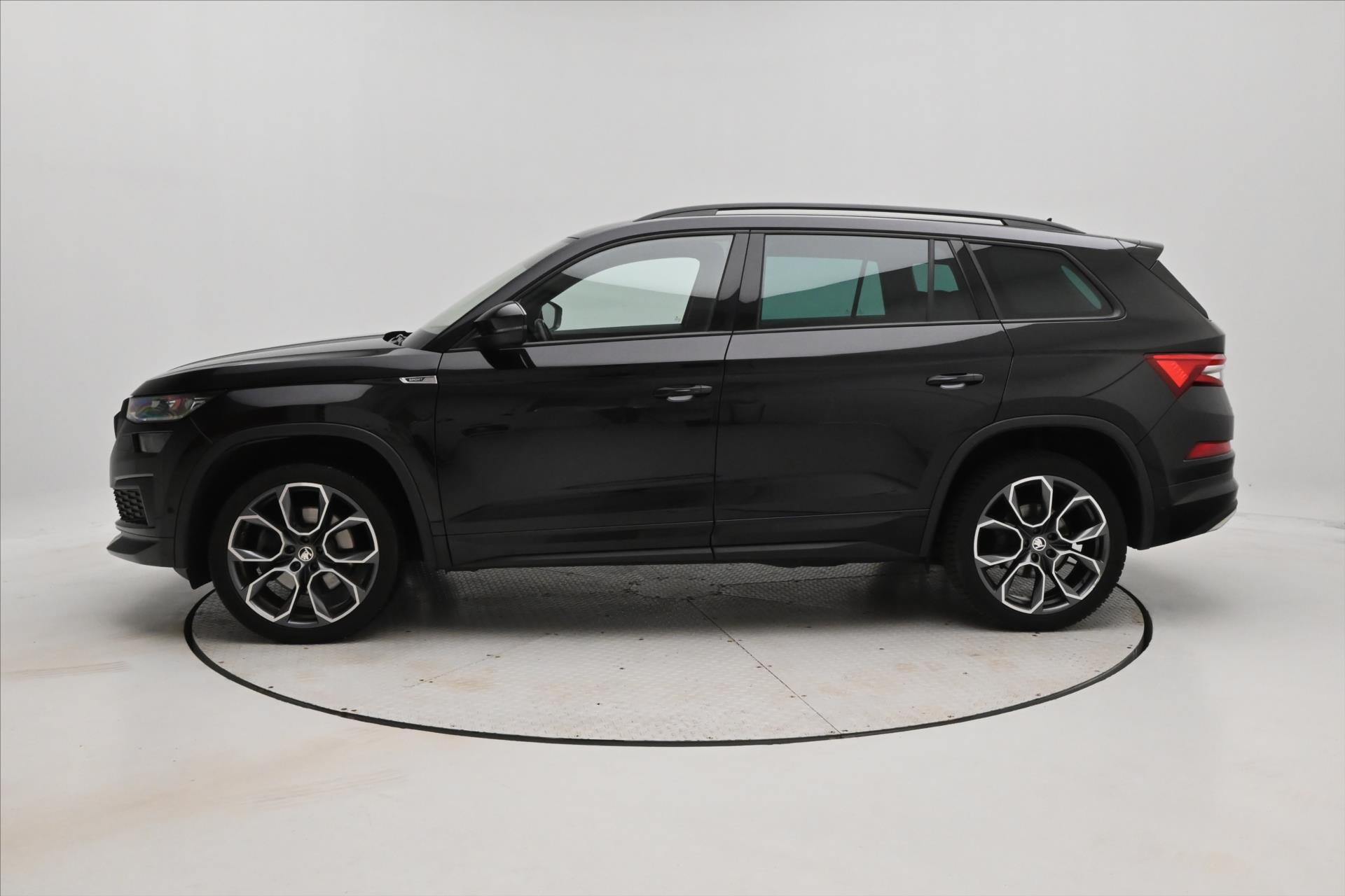 Hlavní fotografie vozu Škoda Kodiaq 2,0 TDI 147kW DSG 4x4 Sport LINE Záruka až 5 let (8)