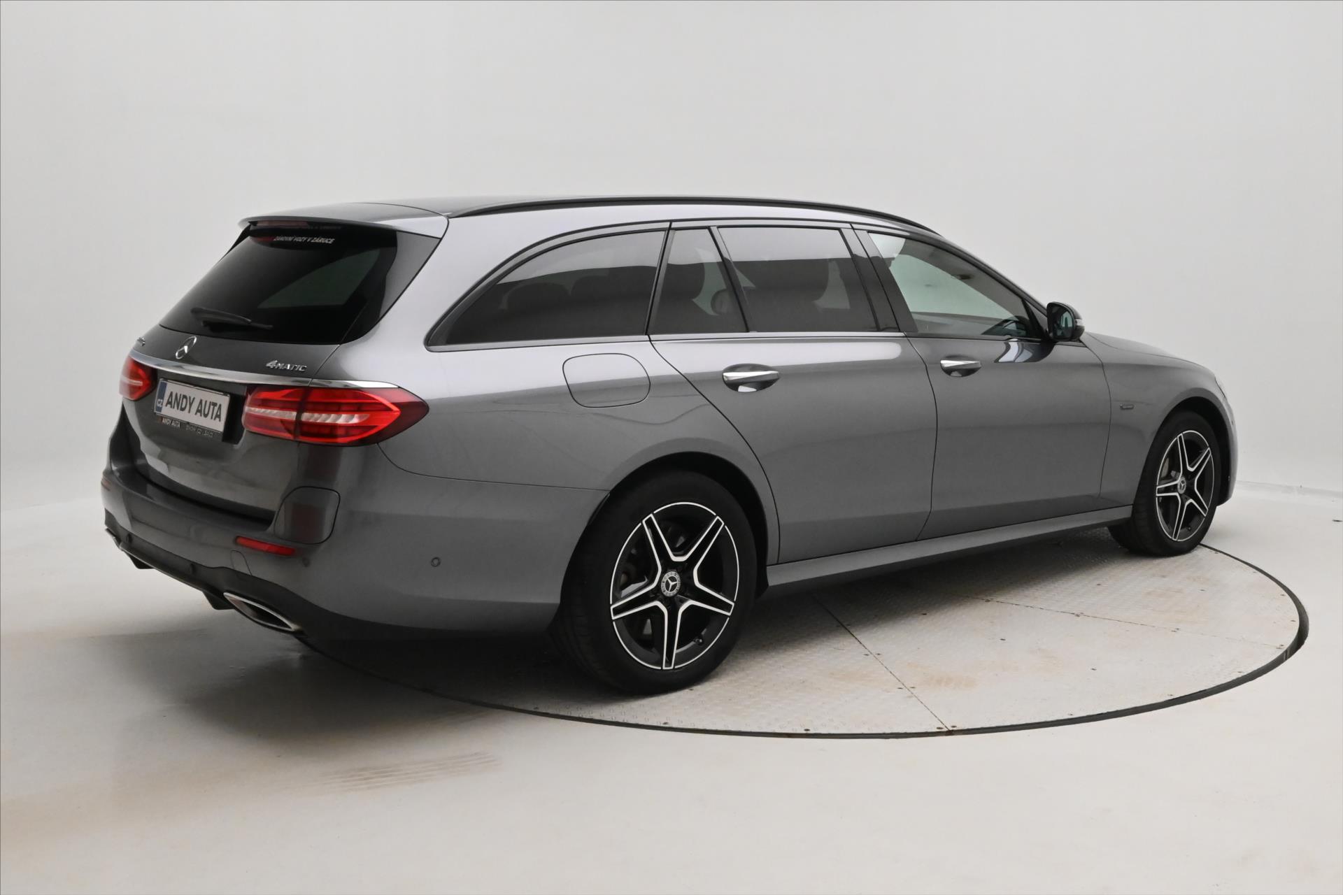 Hlavní fotografie vozu Mercedes-Benz Třídy E 2,0 300de 225kW 4Matic Záruka až 5 let (5)